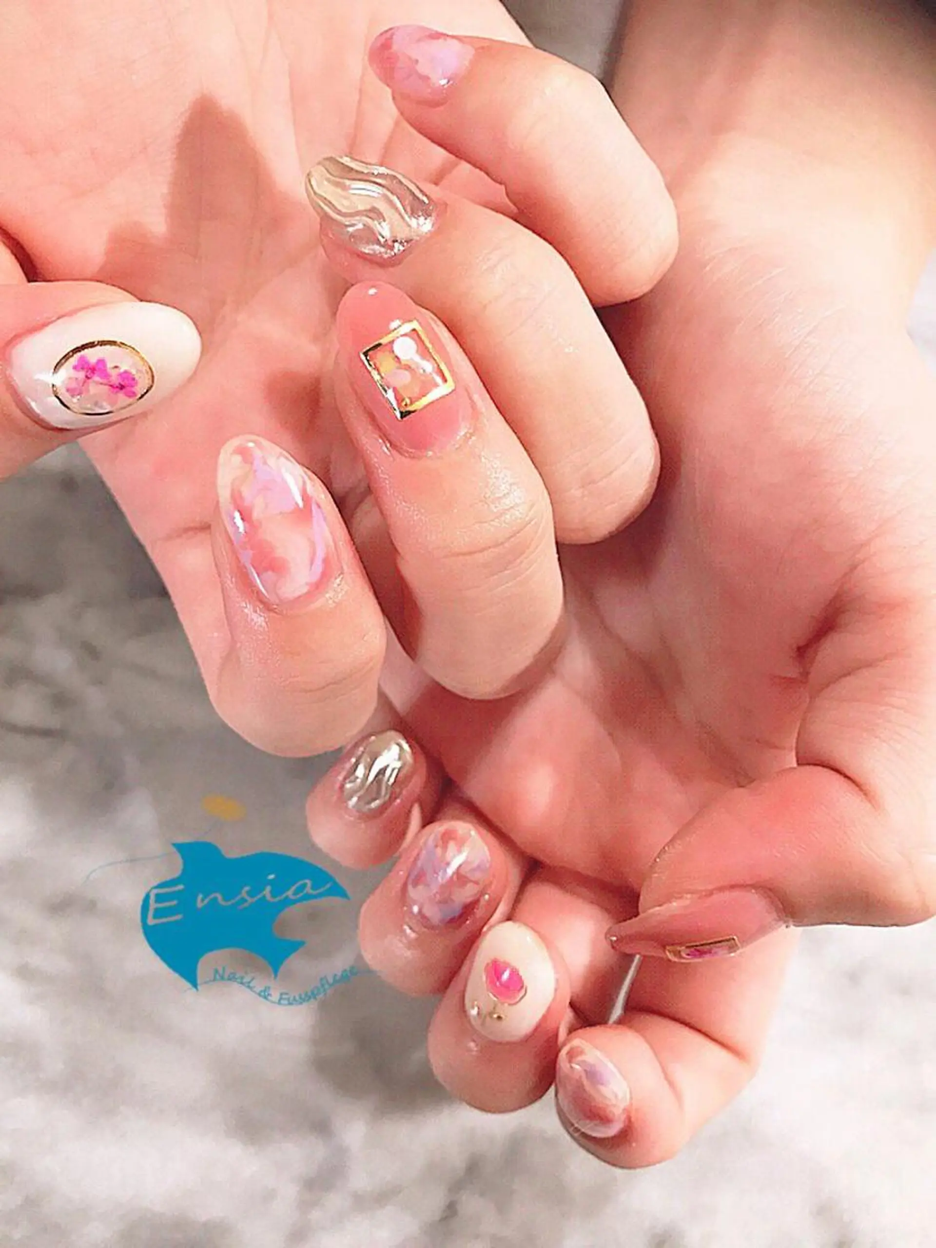 ネイル ENSIA エンシアのネイルデザイン