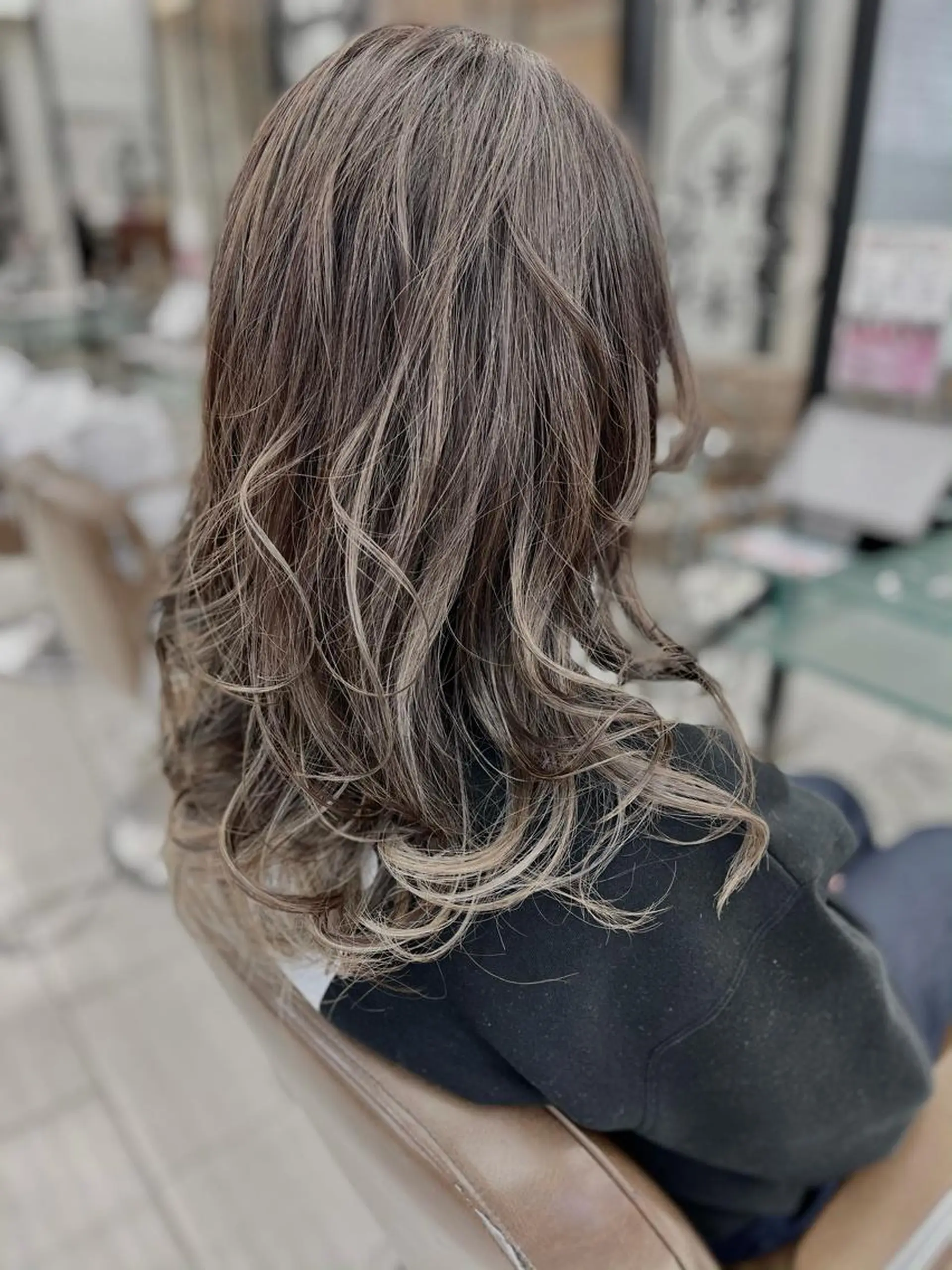 セミロング レイヤーカット カット ヘアカラー トリートメント 宮内 修平のヘアスタイル