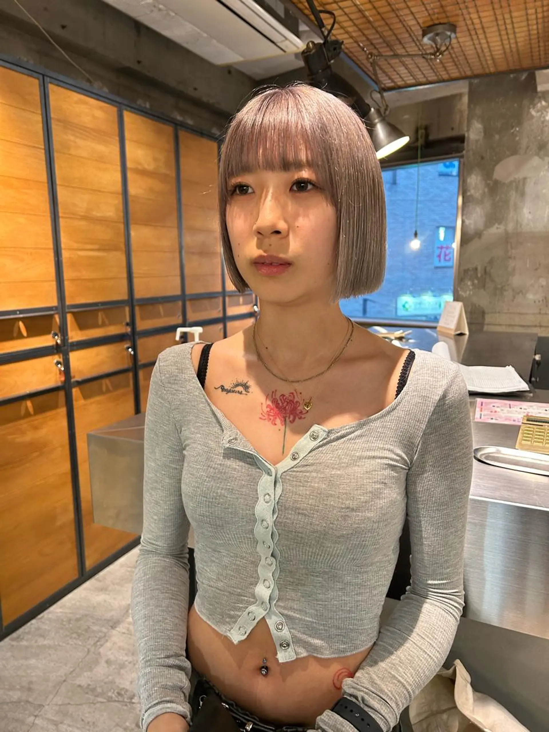 ショート カラー ベージュカラー シルバー シルバーベージュ ヘアカラー トリートメント 丸みショート /nagisaのヘアスタイル