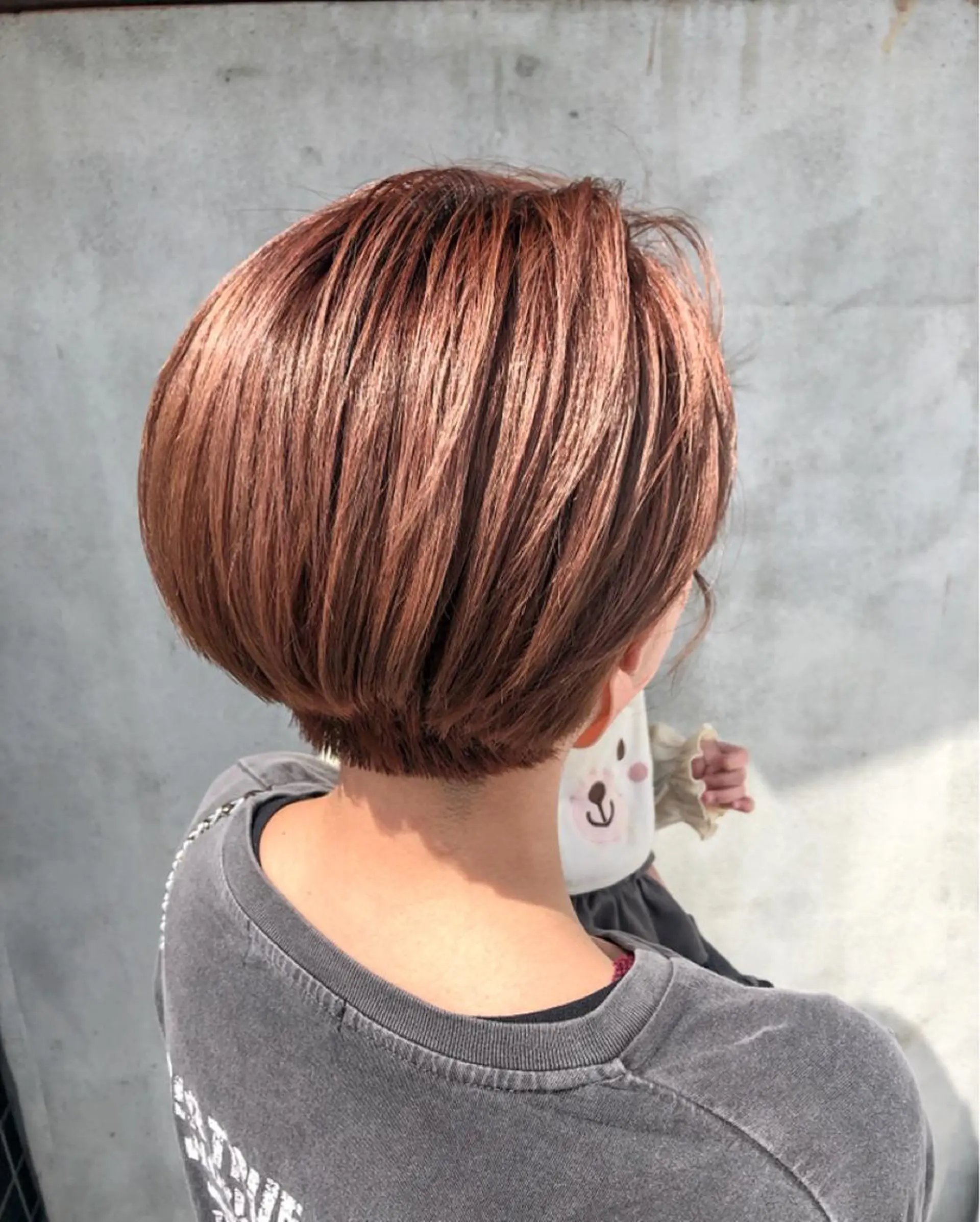 ショート カラー ベージュカラー ハイトーンカラー オレンジ オレンジベージュ ショートヘア カット ヘアカラー NAGON STYLE  MICI所属・佐藤 美聡のヘアスタイル