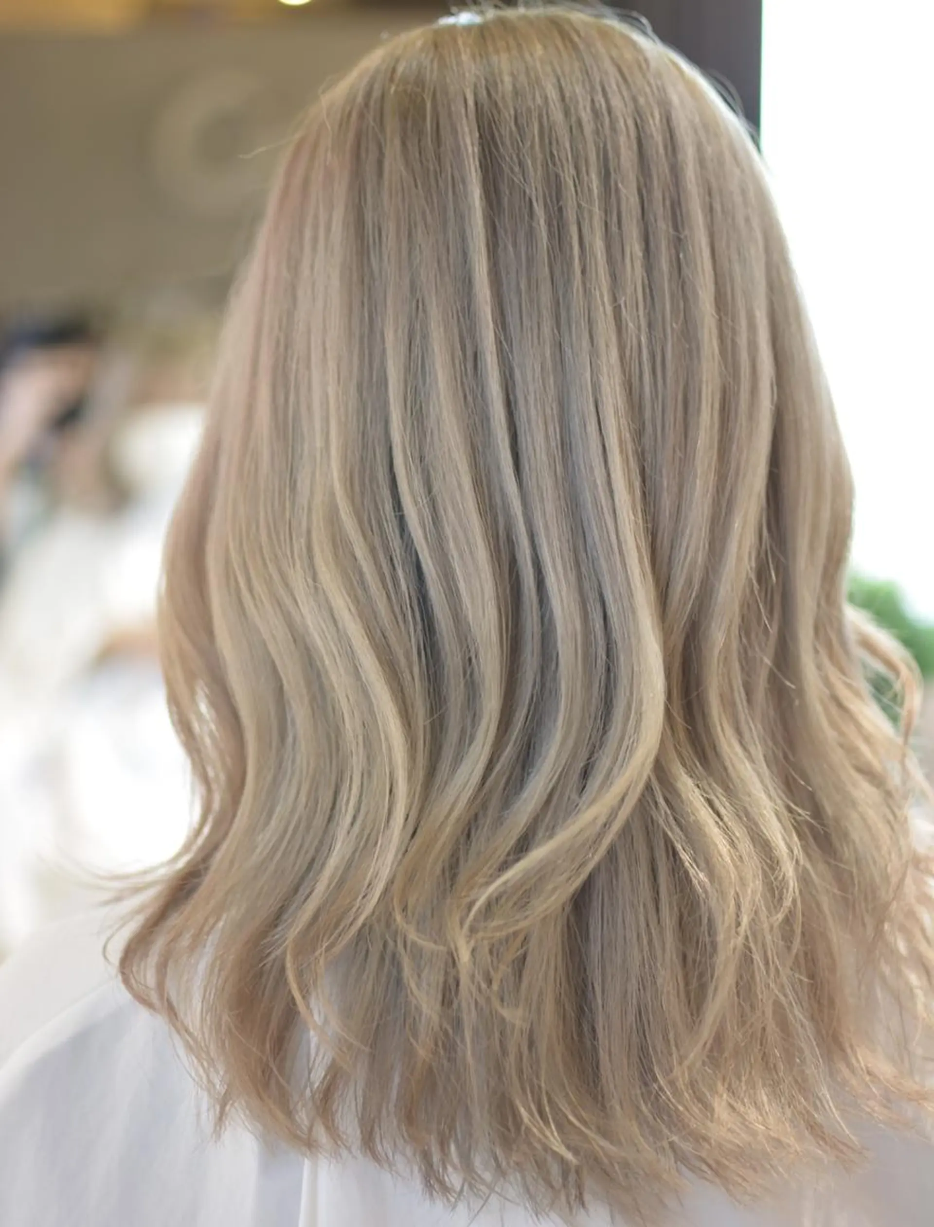 ミディアム カラー パーマ メンズ キッズ メンズブリーチ メンズハイトーン ブリーチ ケアブリーチ ハイトーンカラー ヘアカラー 🐈‍⬛🩷Anju Hanabusa🩷のヘアスタイル
