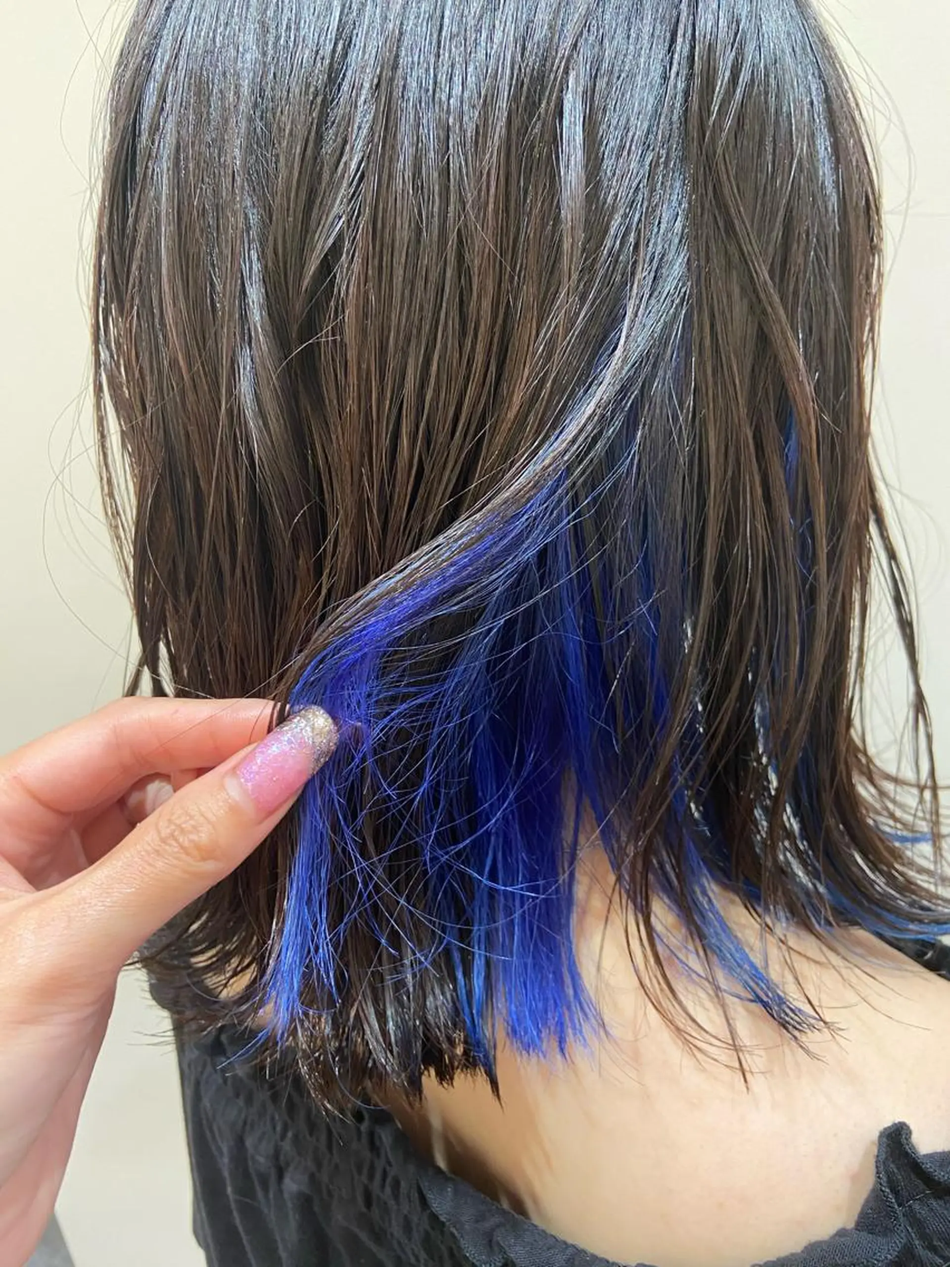 ミディアム カラー ブルーカラー インナーカラー ヘアカラー Amour なぐらのヘアスタイル
