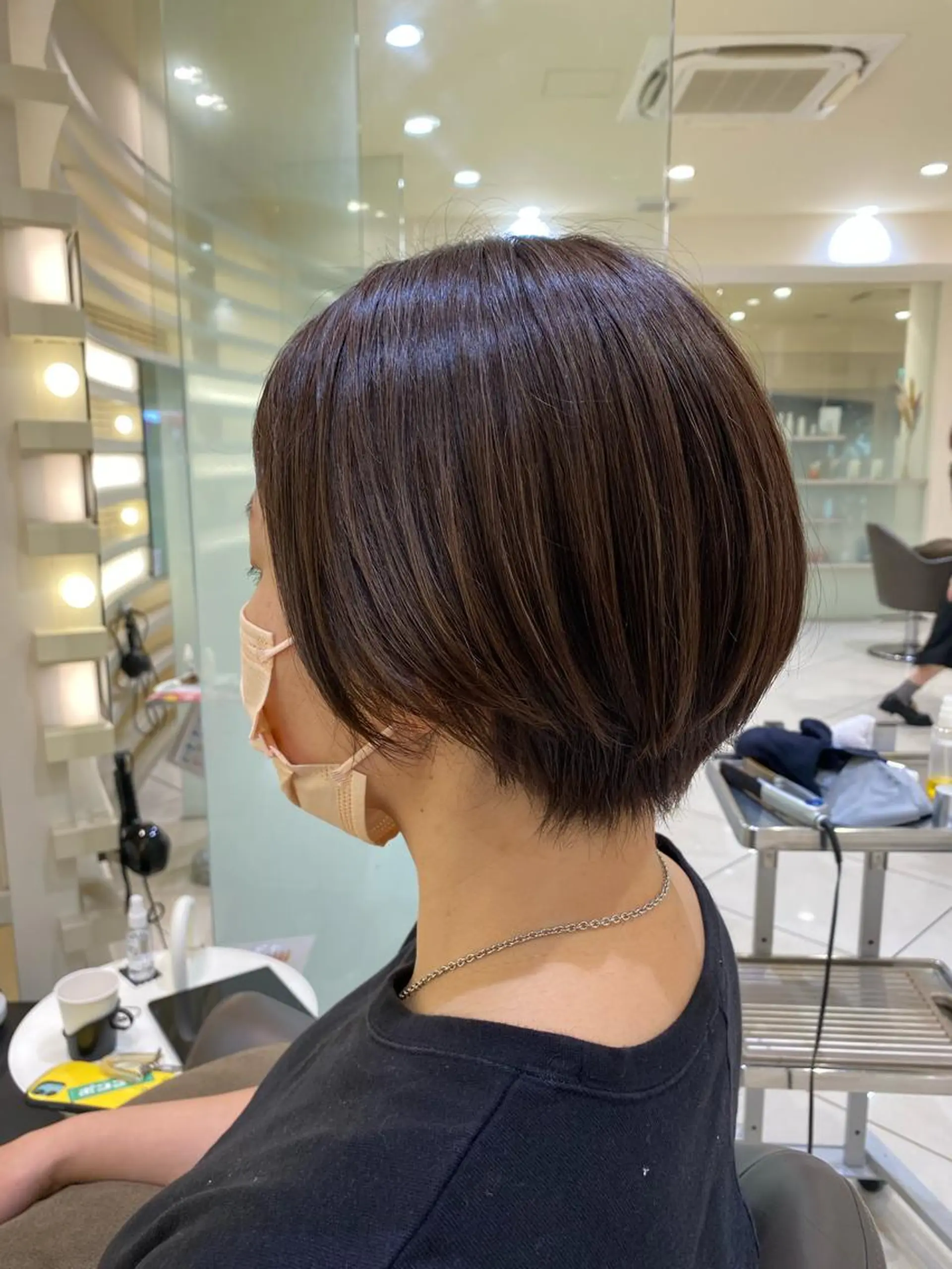 ショート カラー プレイングカラー🤍 細めハイライトのヘアスタイル