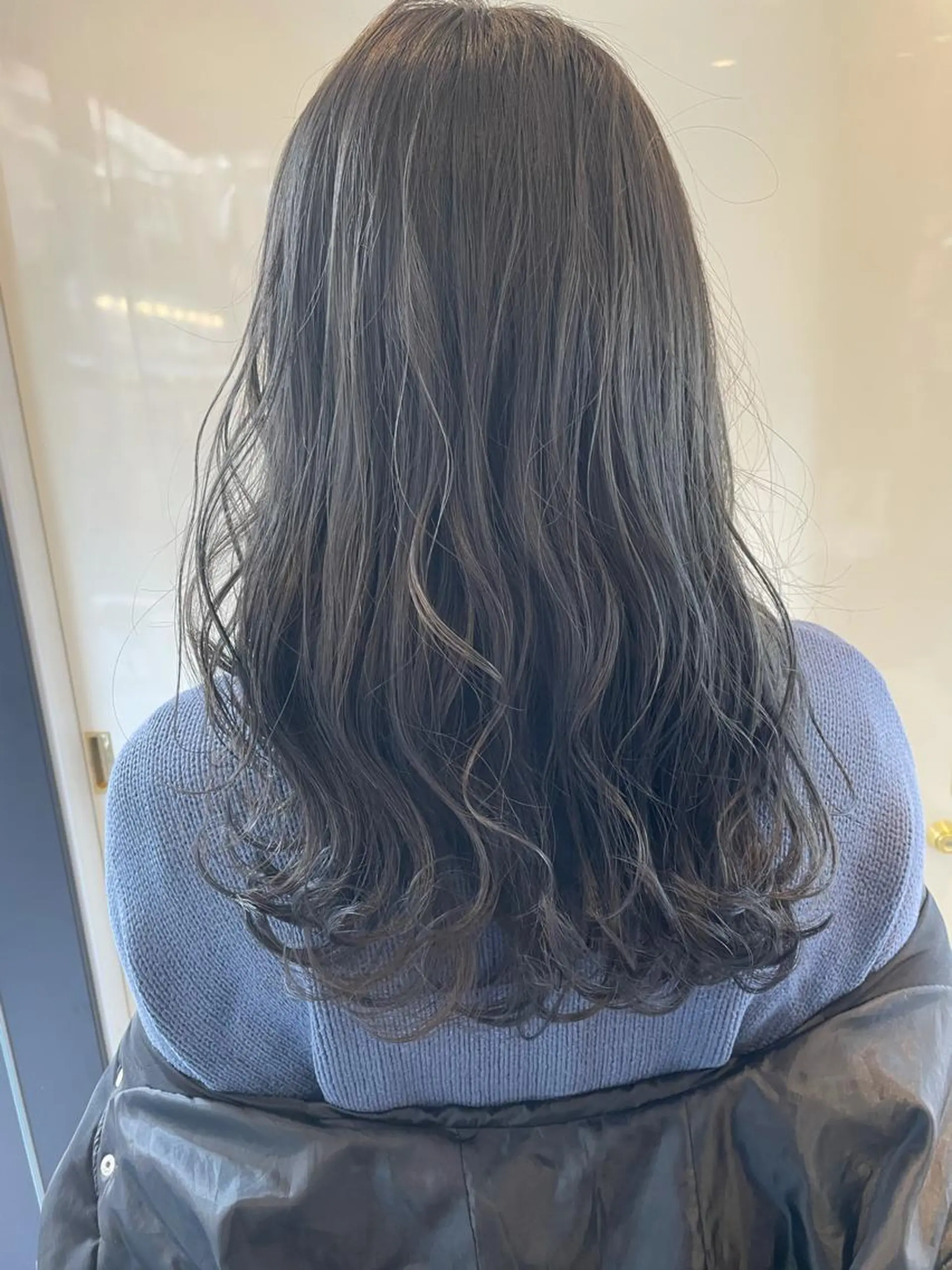 セミロング カラー カット ヘアカラー トリートメント 美髪形成！色素改善！ 秋田　和輝のヘアスタイル
