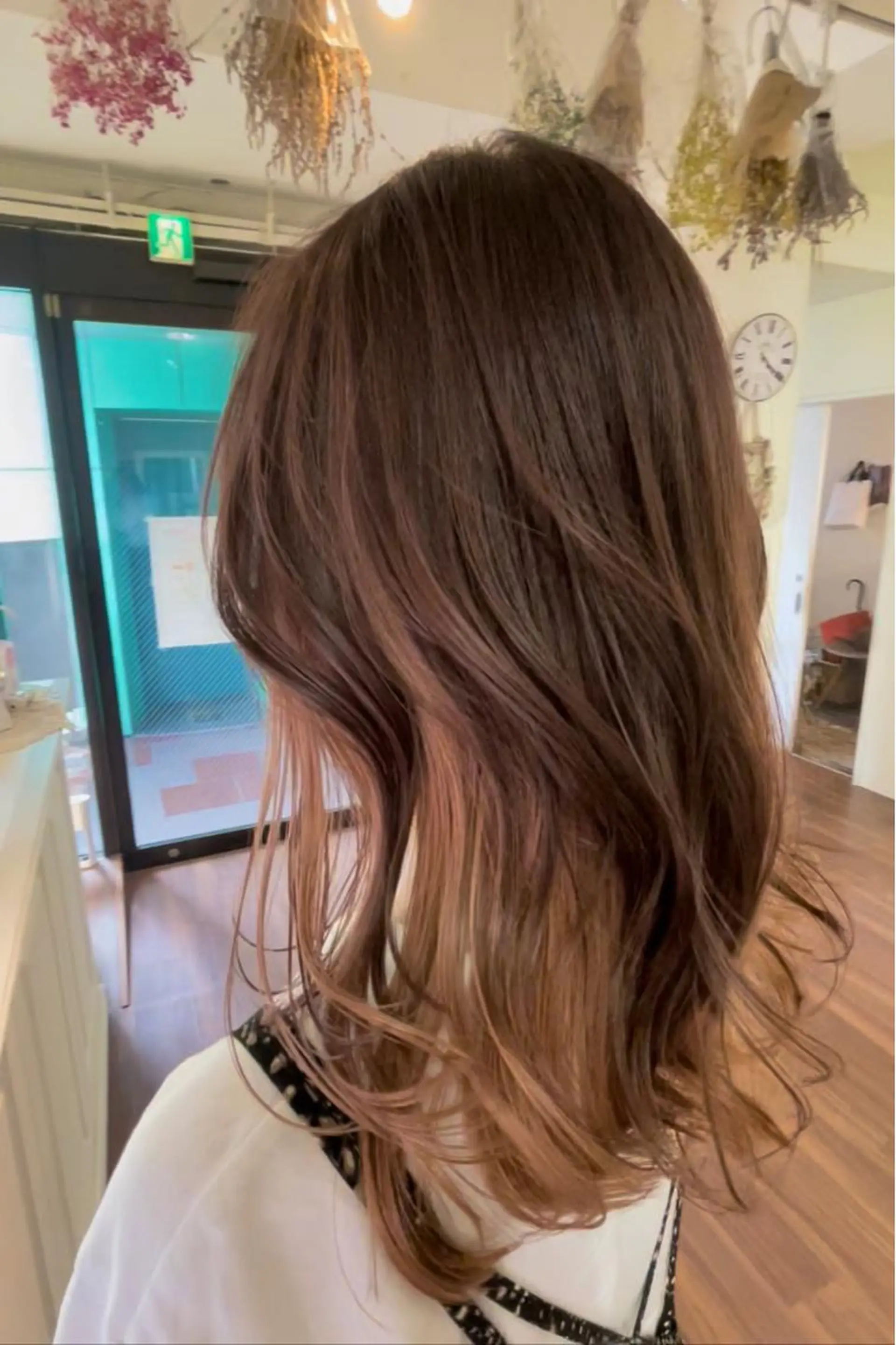 ロング カラー ベージュカラー ブラウンカラー ピンクカラー ピンクベージュ カット ヘアカラー TMJ所属・バズる韓国ヘア 🇰🇷溝邊　拓麿のヘアスタイル