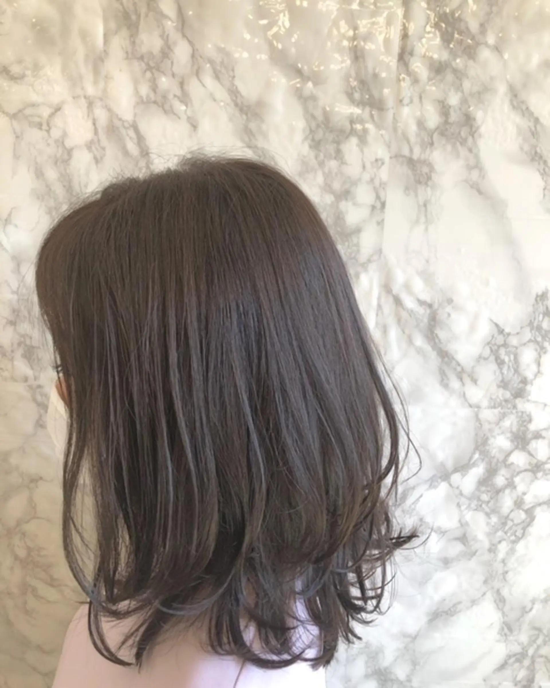 カラー ミディアム 透明感カラー グレージュ シアーグレージュ 外ハネヘア 東中野🥇美容室 FLOW東中野店のヘアスタイル