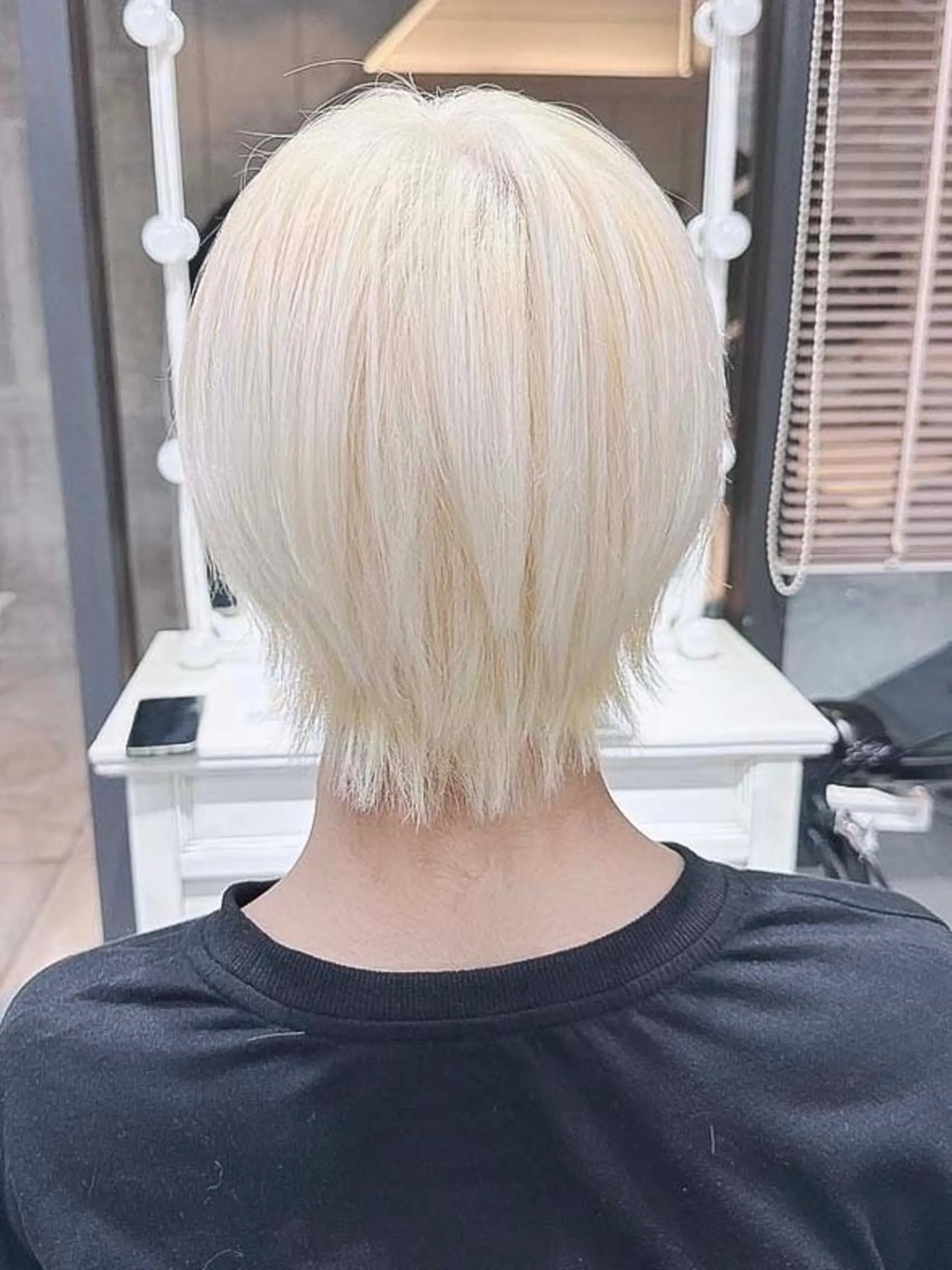 ショート カラー ヘアアレンジ メンズ メンズブリーチ メンズ韓国風 韓国マッシュ マッシュ ツーブロック 𝐑𝐈𝐍𝐊𝐀 🐷🖤のヘアスタイル