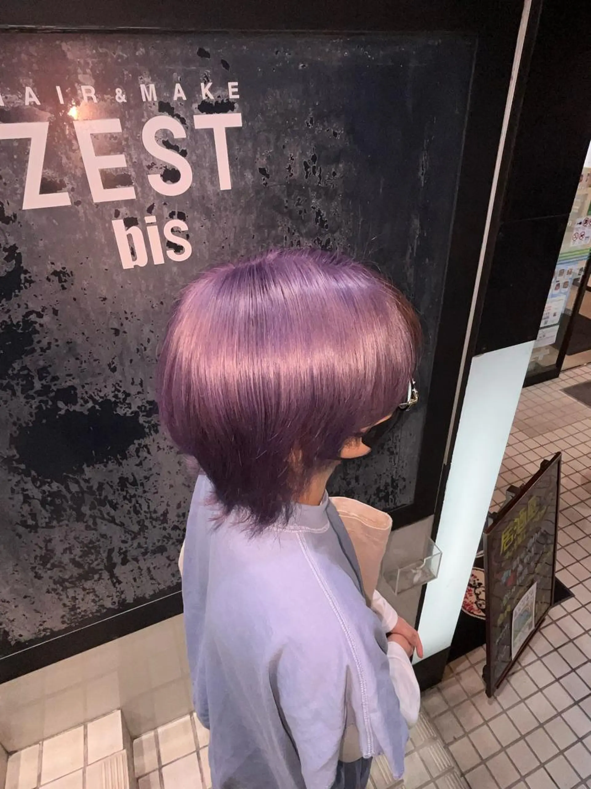 ショート カラー ブリーチ ハイトーンカラー パープルカラー 学生 ヘアカラー 酸性ストレート 🤍🎀honokaのヘアスタイル