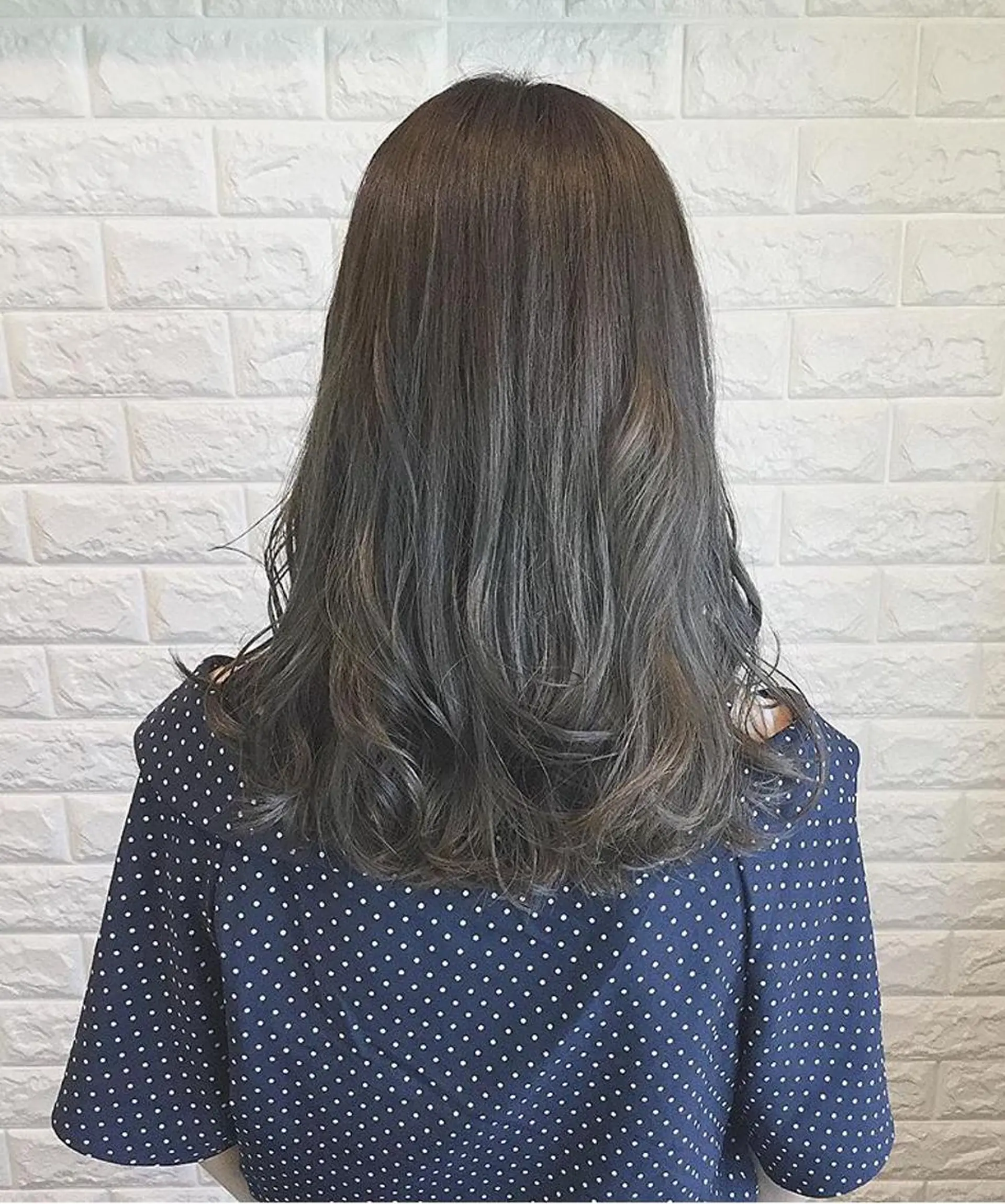 セミロング カラー ヘアアレンジ ミント 🌿‬ ܸAir 透明感🌱西村知佳のヘアスタイル