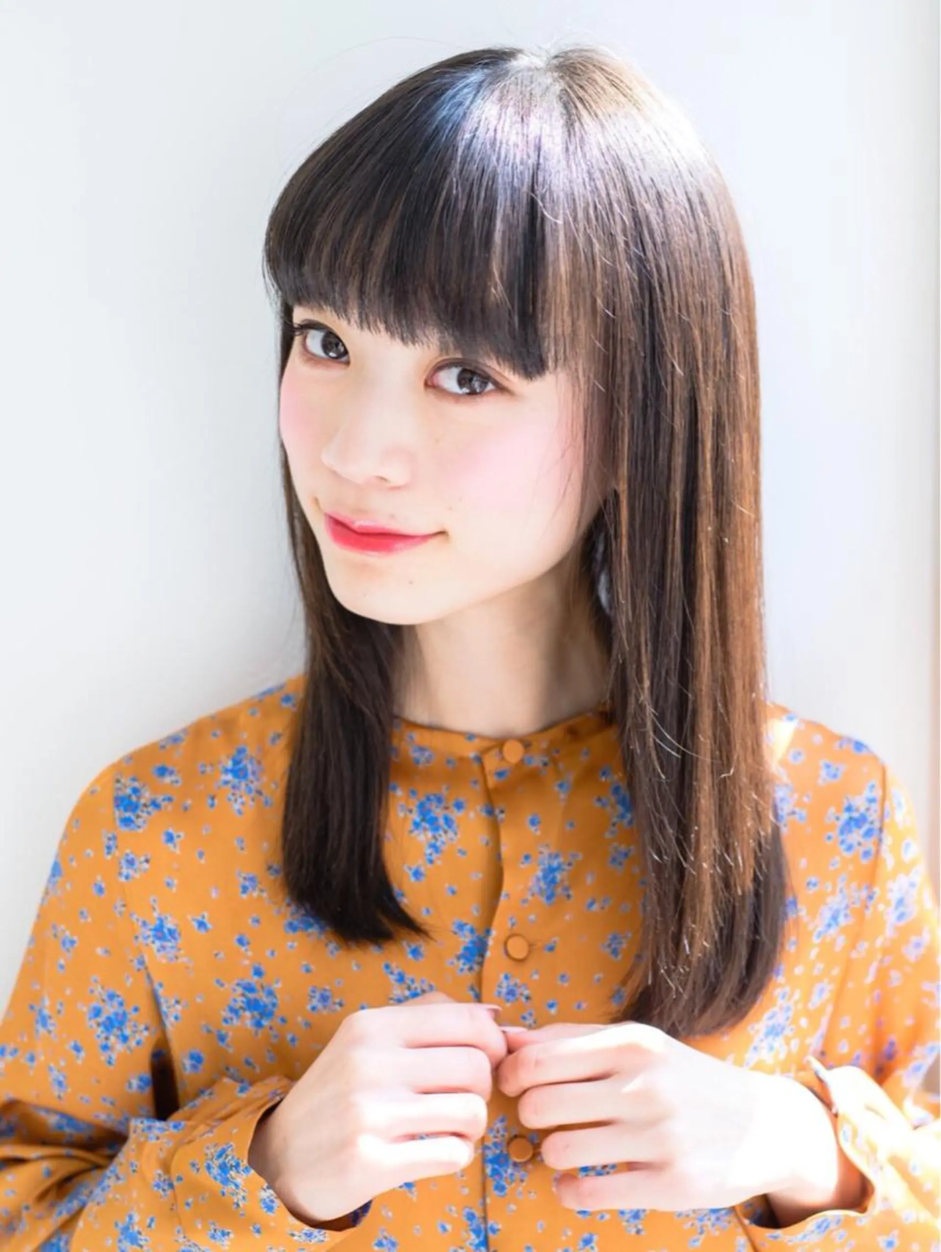 ミディアム マーブル東京 三軒茶屋 美容室のヘアスタイル