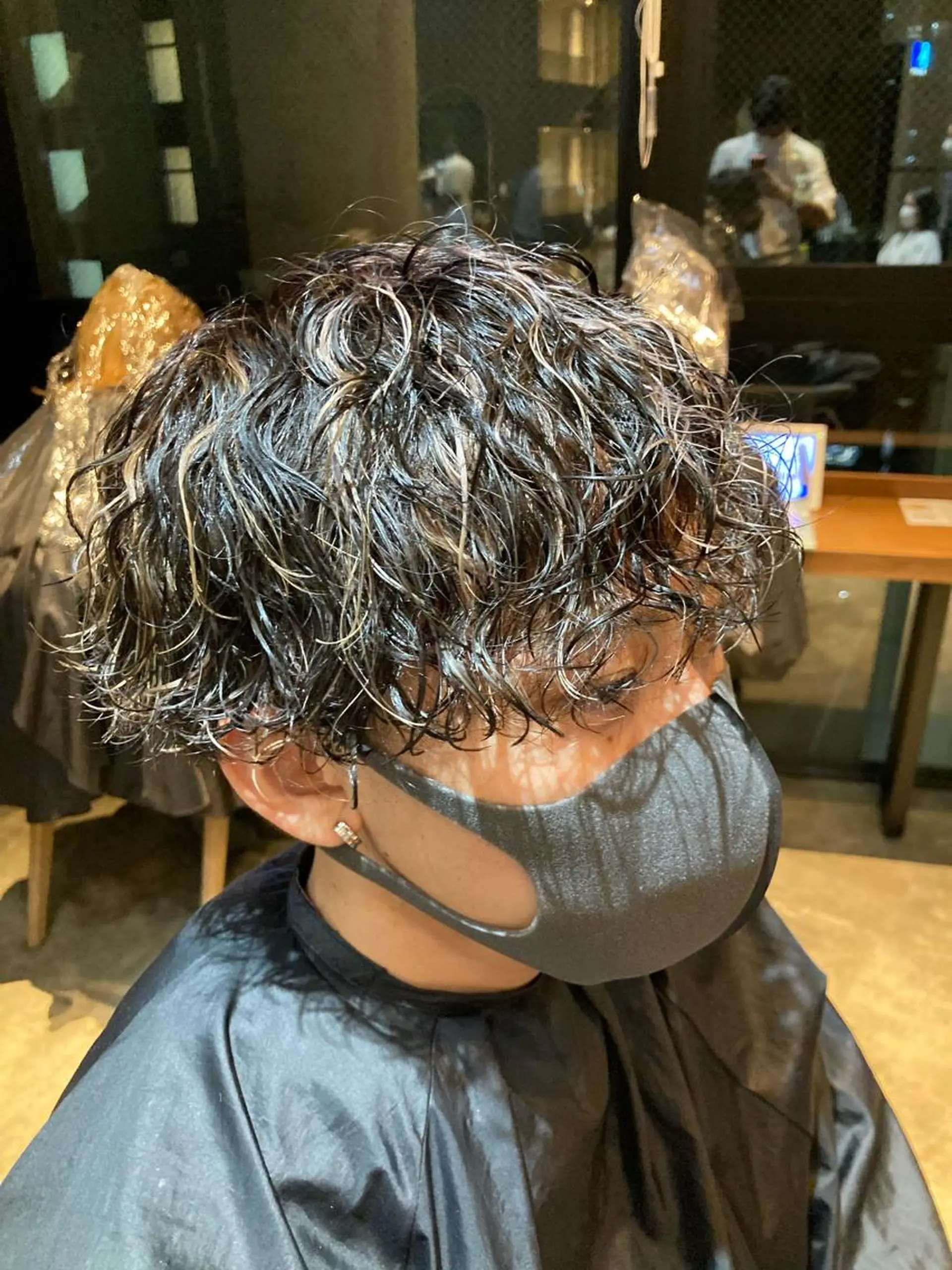 ショート パーマ メンズ カット パーマ トリートメント 波巻きスパイラルパー マ/シャドウパーマ駿のヘアスタイル