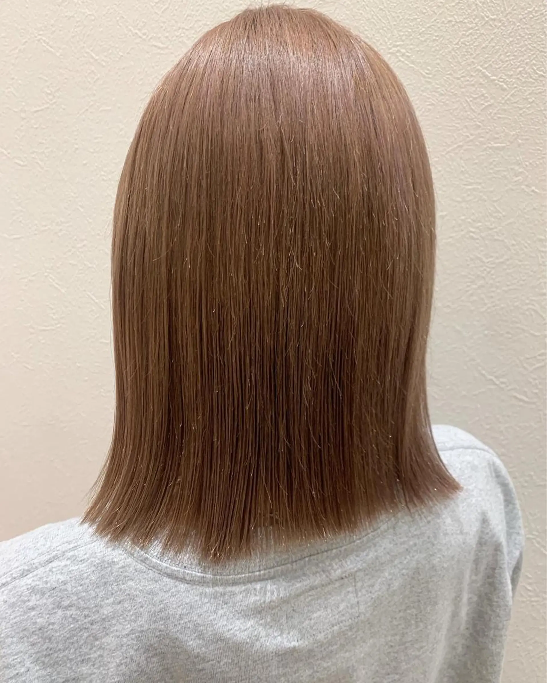 ミディアム カラー ベージュカラー ミルクティーベージュ カット ヘアカラー トリートメント hub hair レイヤー/透明感のヘアスタイル