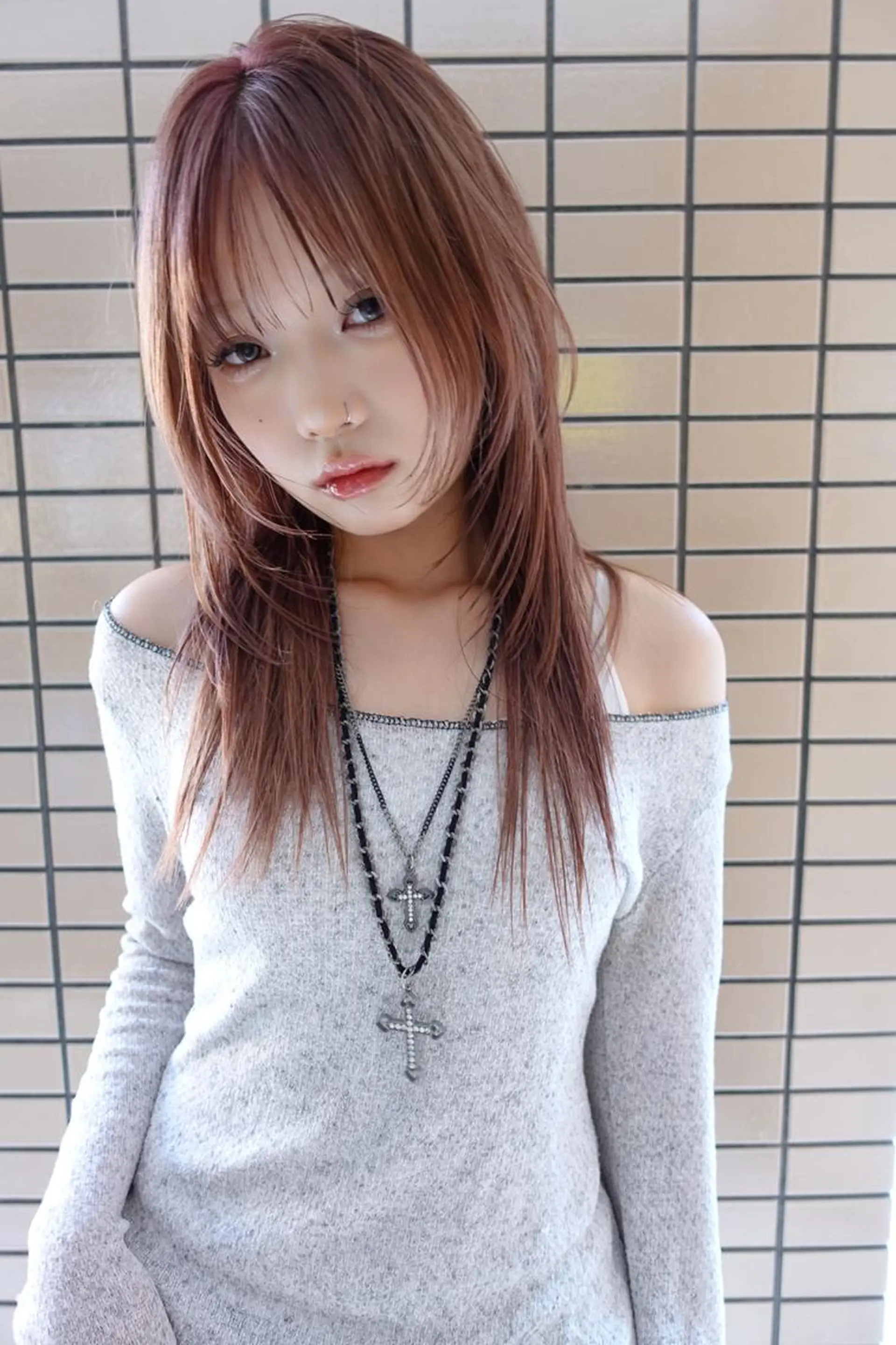 セミロング カラー 顔周りレイヤー/韓国 ブリーチminamiのヘアスタイル