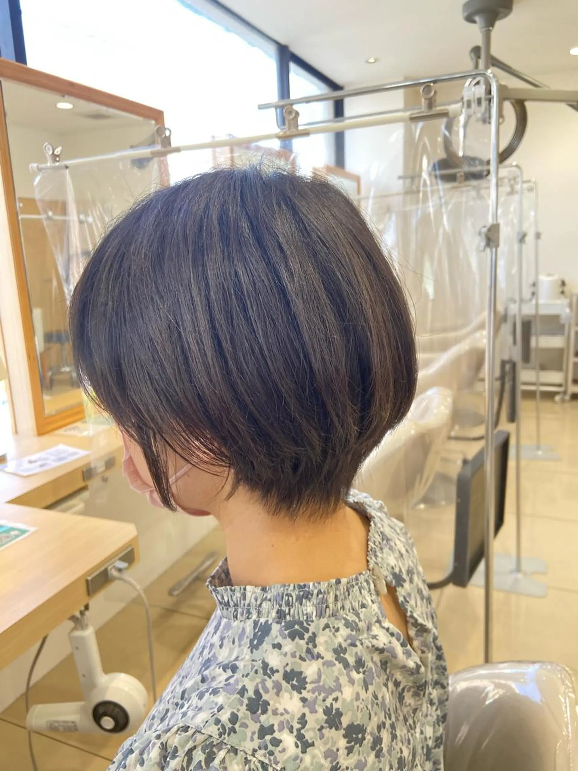 ミディアム ショートボブ ボブ 30代からの大人 ショートのヘアスタイル