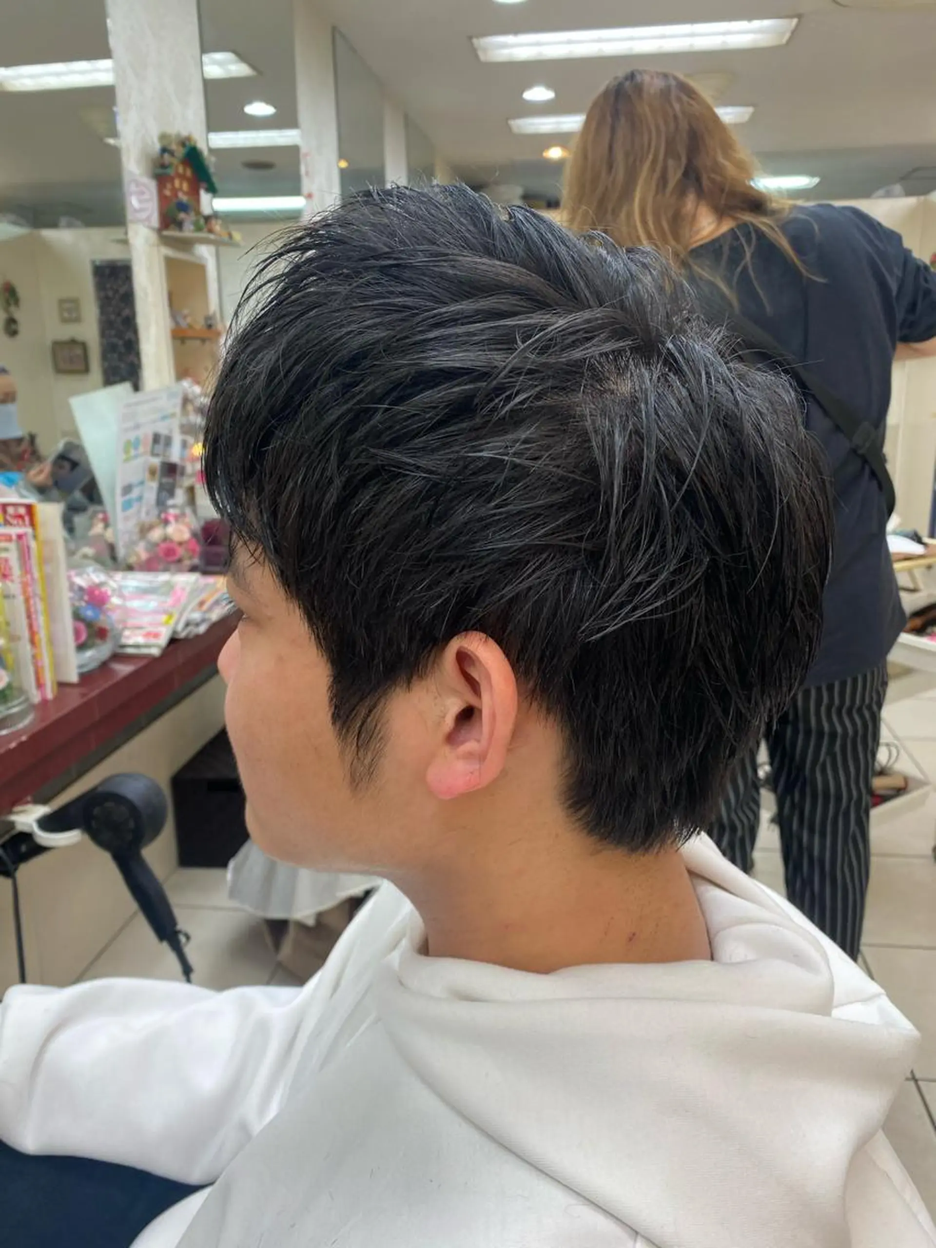 ショート レイヤーカット 縮毛矯正専門店　美容室ハース所属・ウィリアム シュウのヘアスタイル