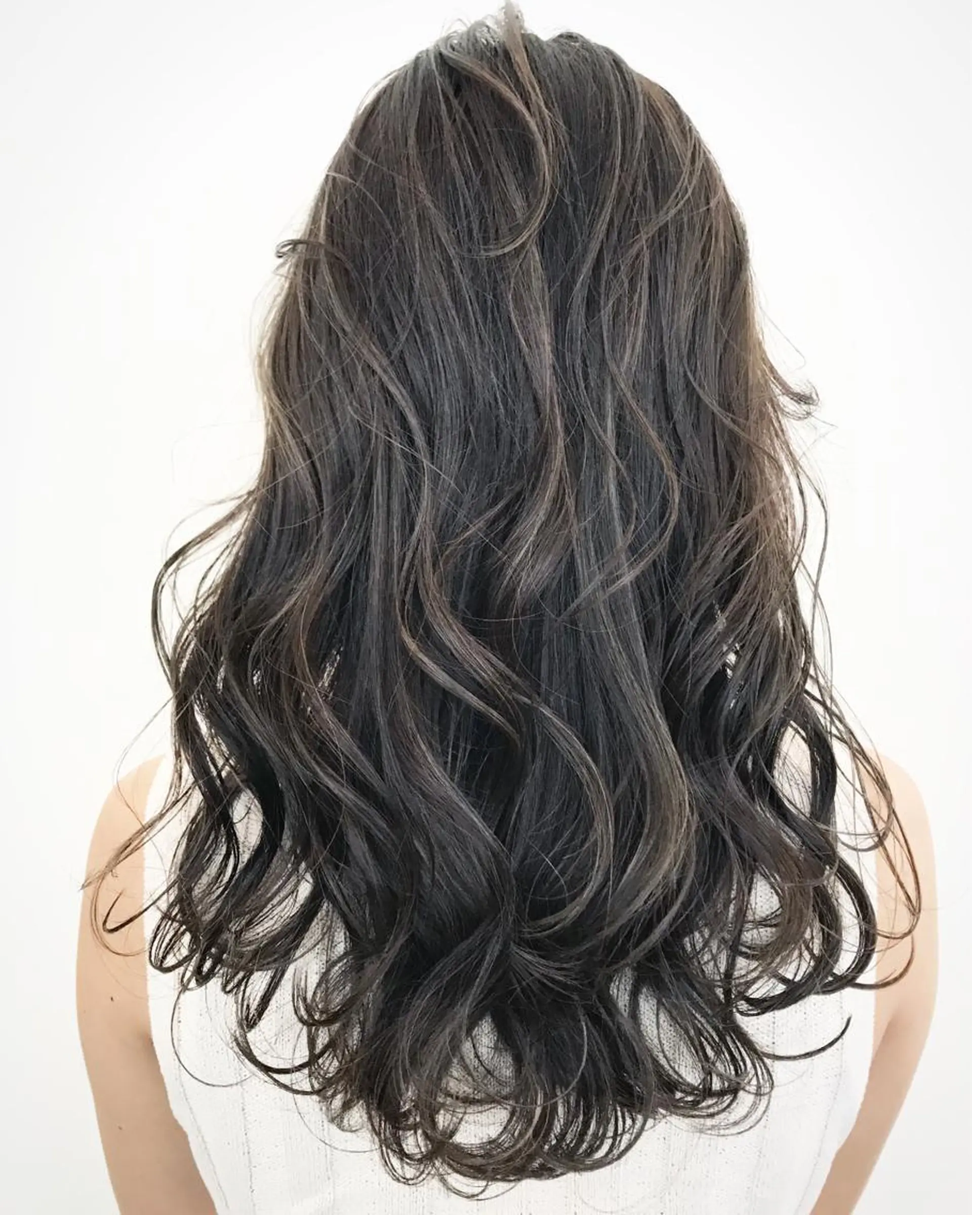 セミロング カラー ハイライトカラー ハイライト 髪質改善サロン 心斎橋ARCHEのヘアスタイル