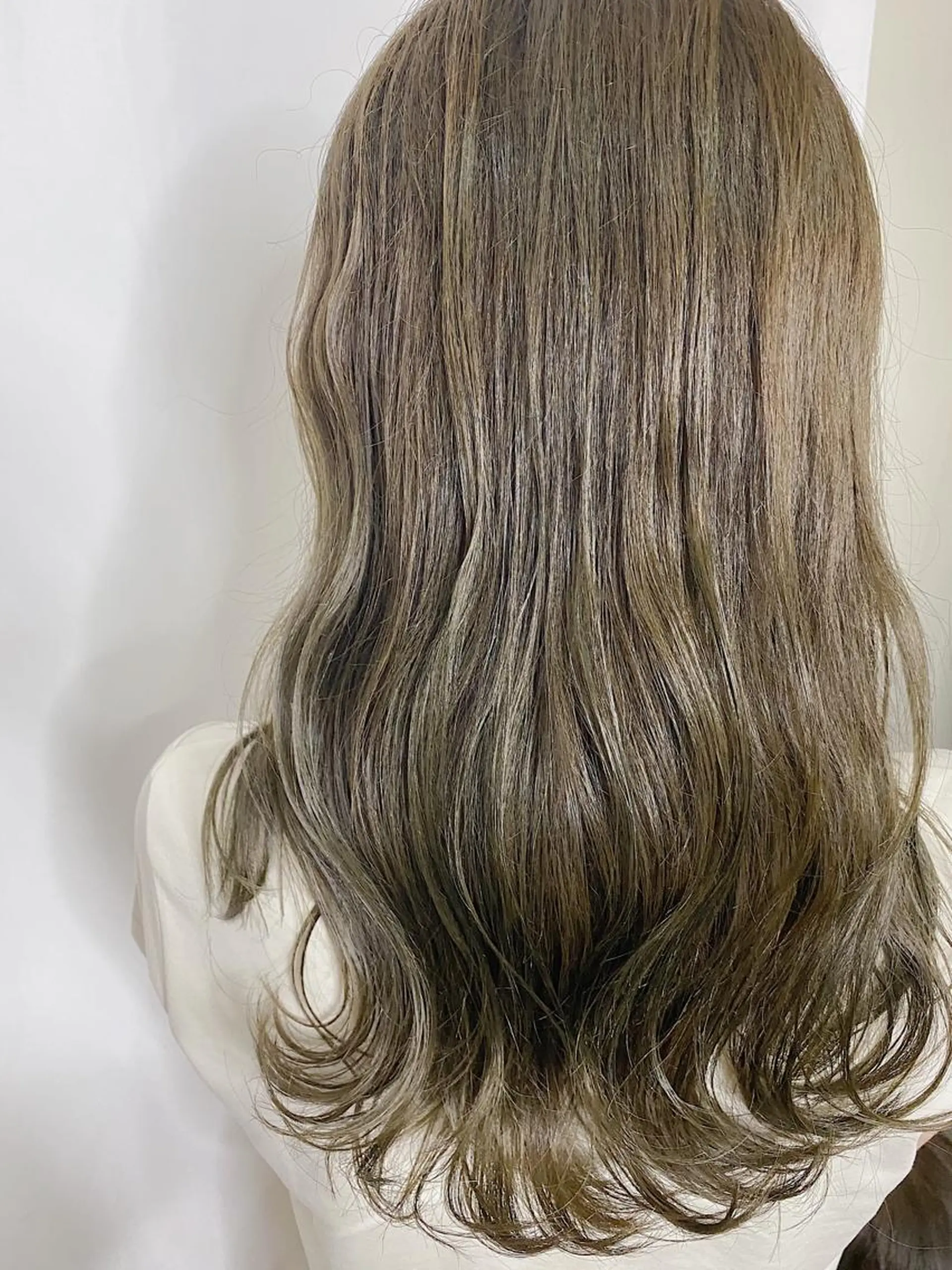 セミロング カラー カット ヘアカラー トリートメント 菅村 勇亮のヘアスタイル