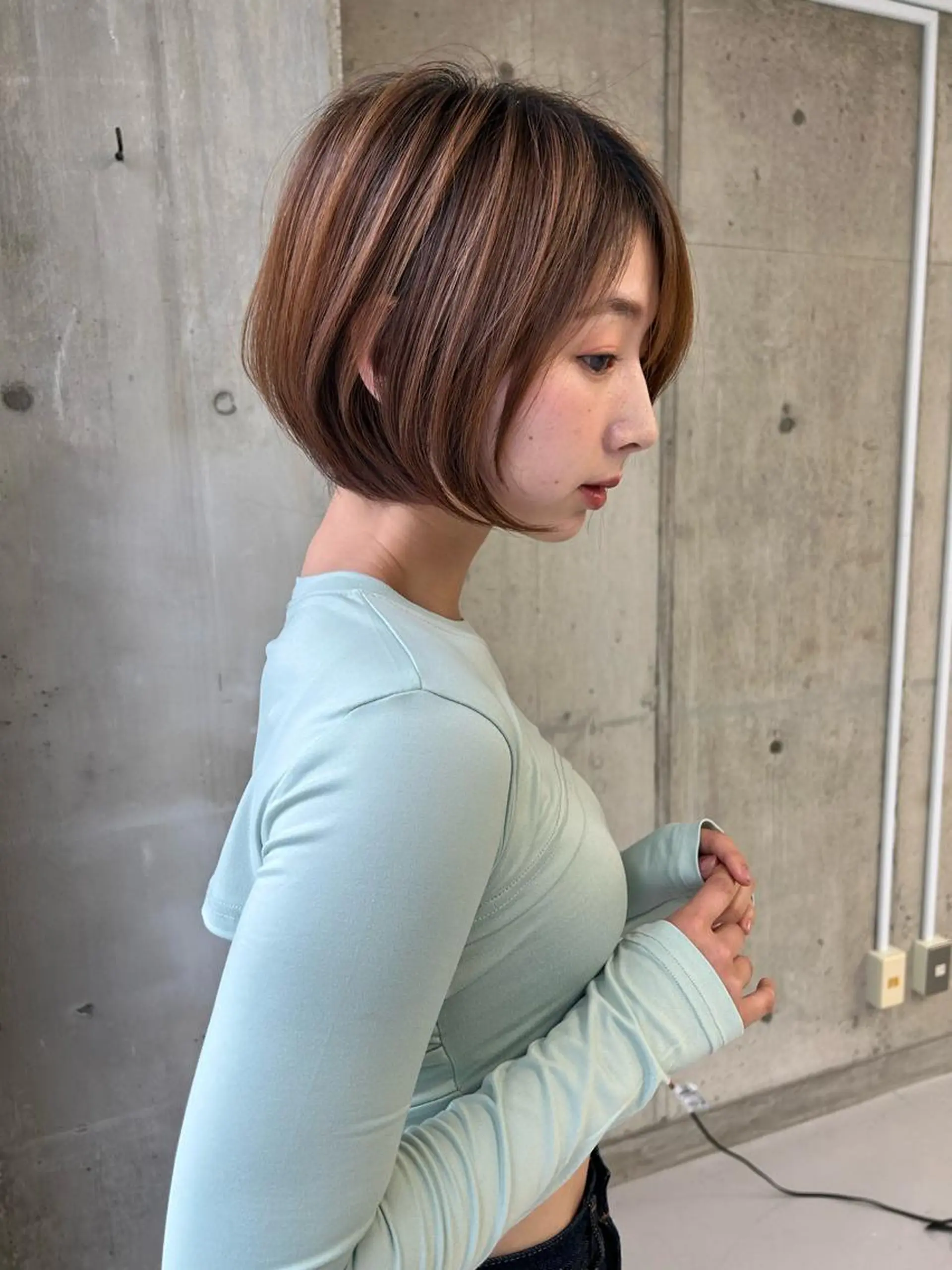 ショート カット ヘアカラー かえ🩶韓国ボブ🎀 透明感カラー🥣のヘアスタイル