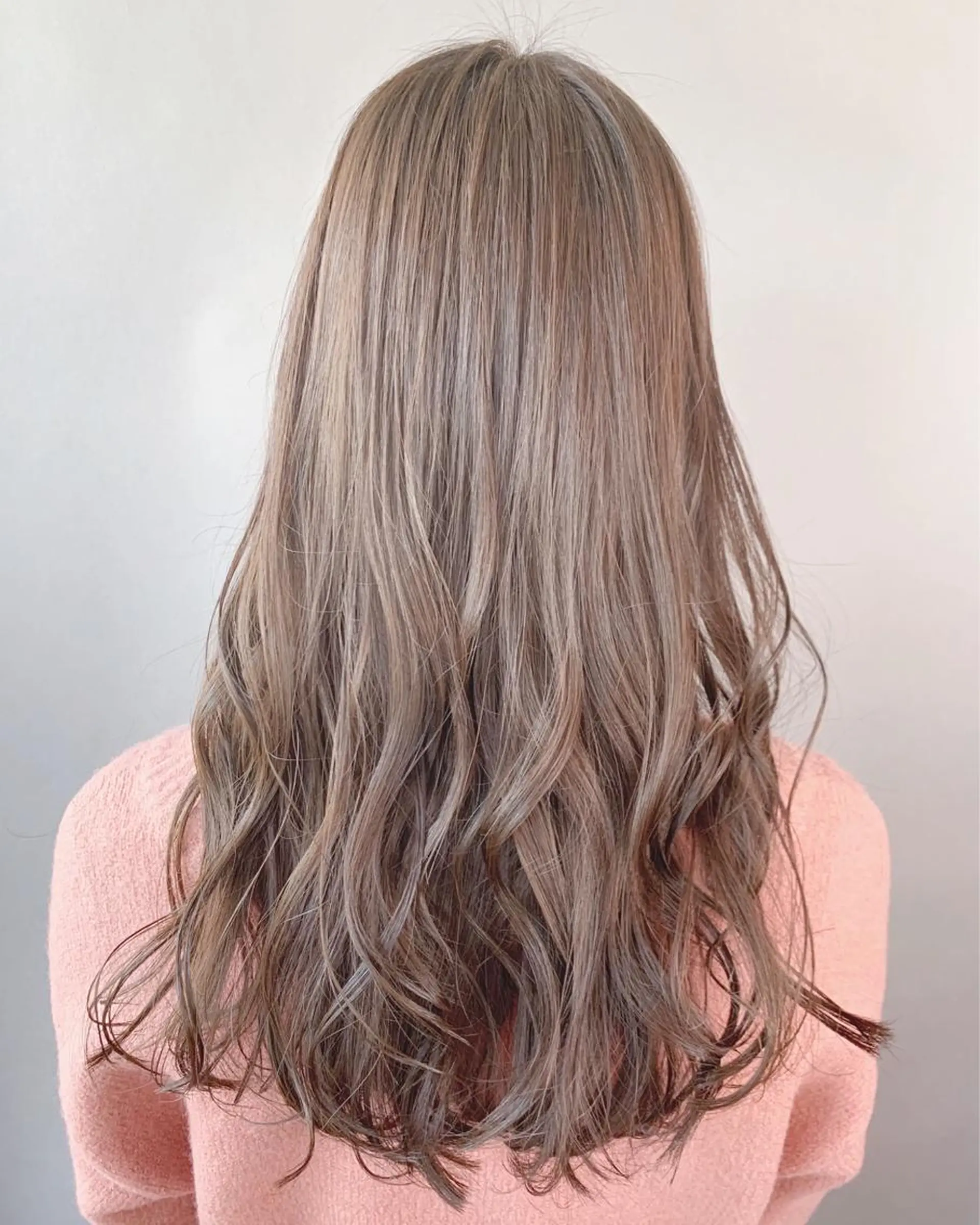 ロング カラー 福森 みずきのヘアスタイル