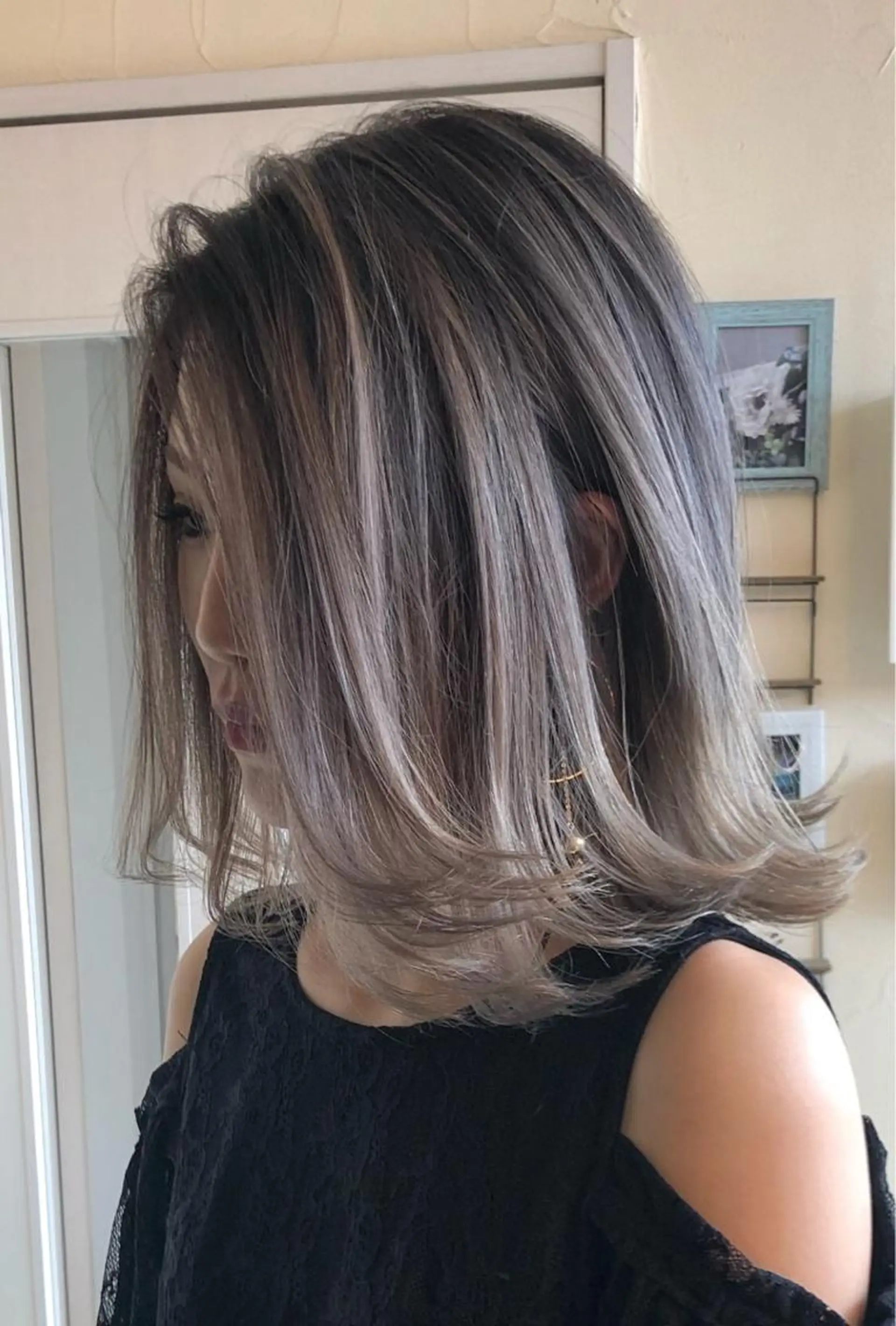 ミディアム レイヤーカット カット ヘアカラー 韓国レイヤー外国人風 透明感カラー髪質改善のヘアスタイル