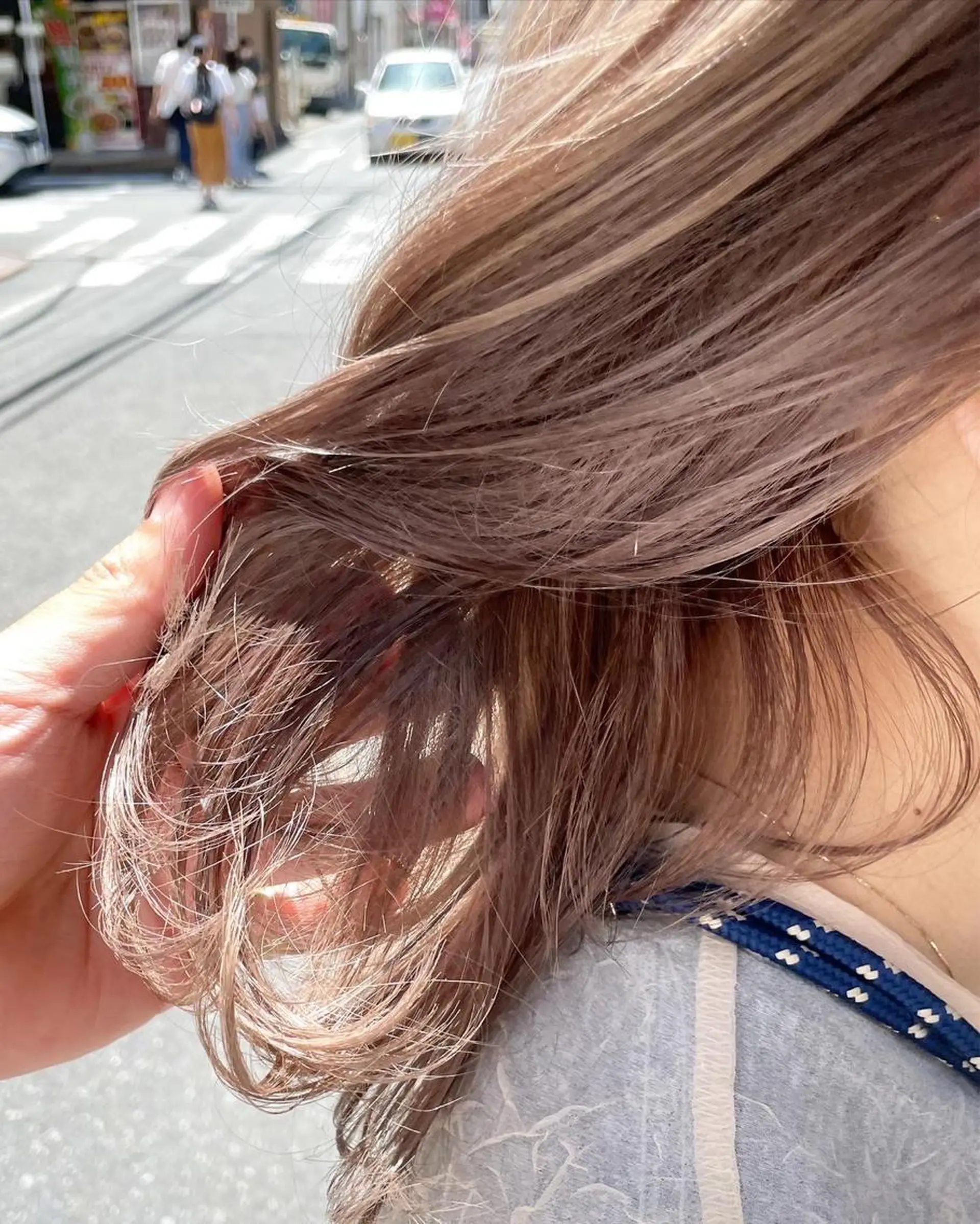 ミディアム カラー ヘアアレンジ ベージュカラー ブリーチ ピンクカラー ピンクベージュ iena池袋所属・iena池袋 /ゆーこの眉毛・アイブロウイメージ