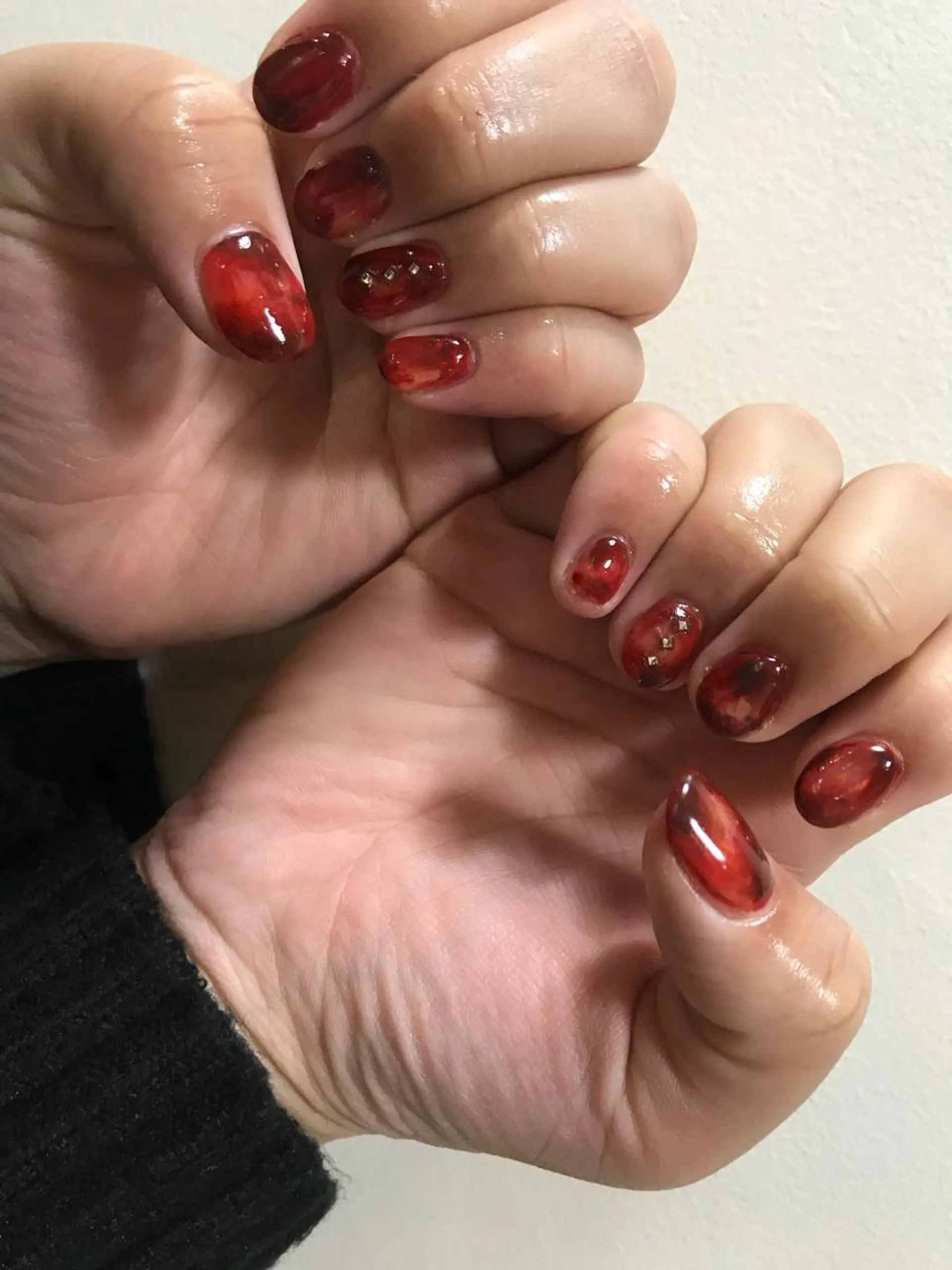 セミロング パーマ ヘアアレンジ ネイル viewstokyo所属・mana 暖色カラーカットのヘアスタイル