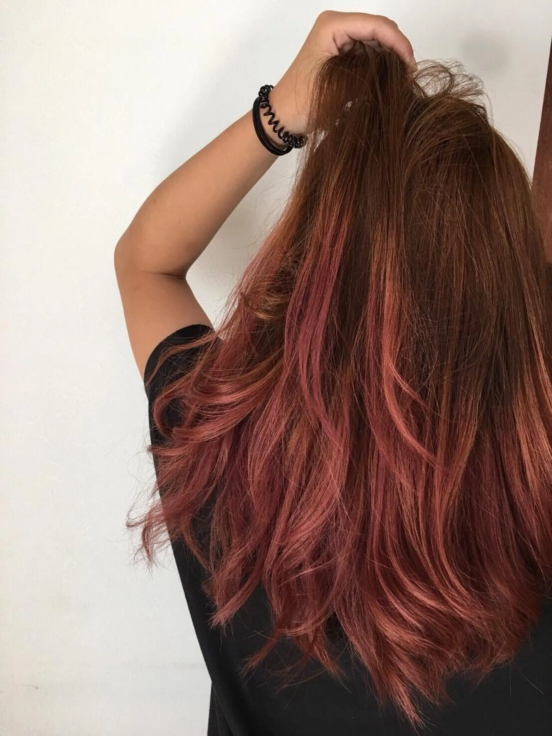 ロング カラー レッドカラー TAKA 髪質改善のヘアスタイル