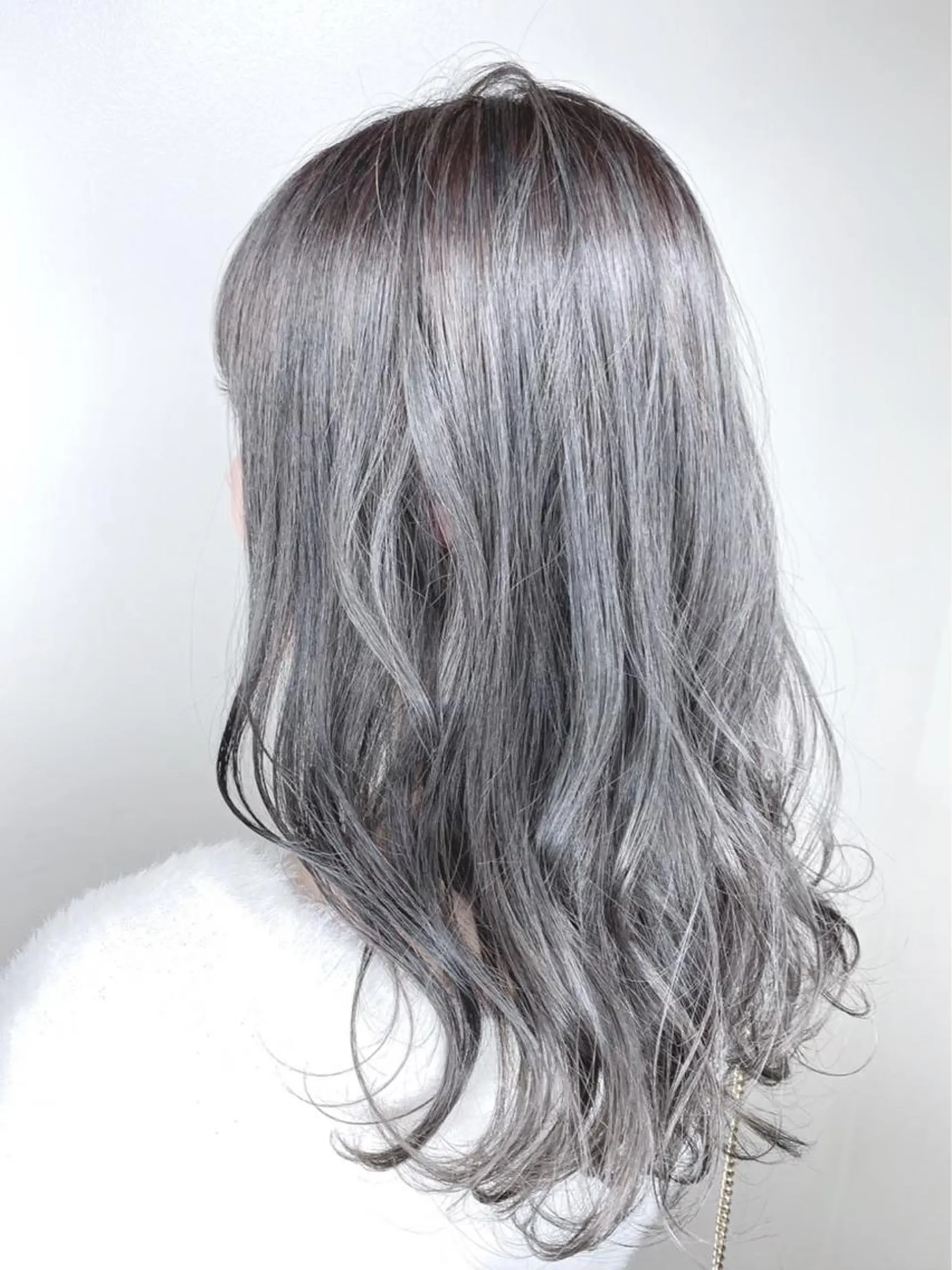 セミロング 透明感カラー🫧 🕊古川のヘアスタイル