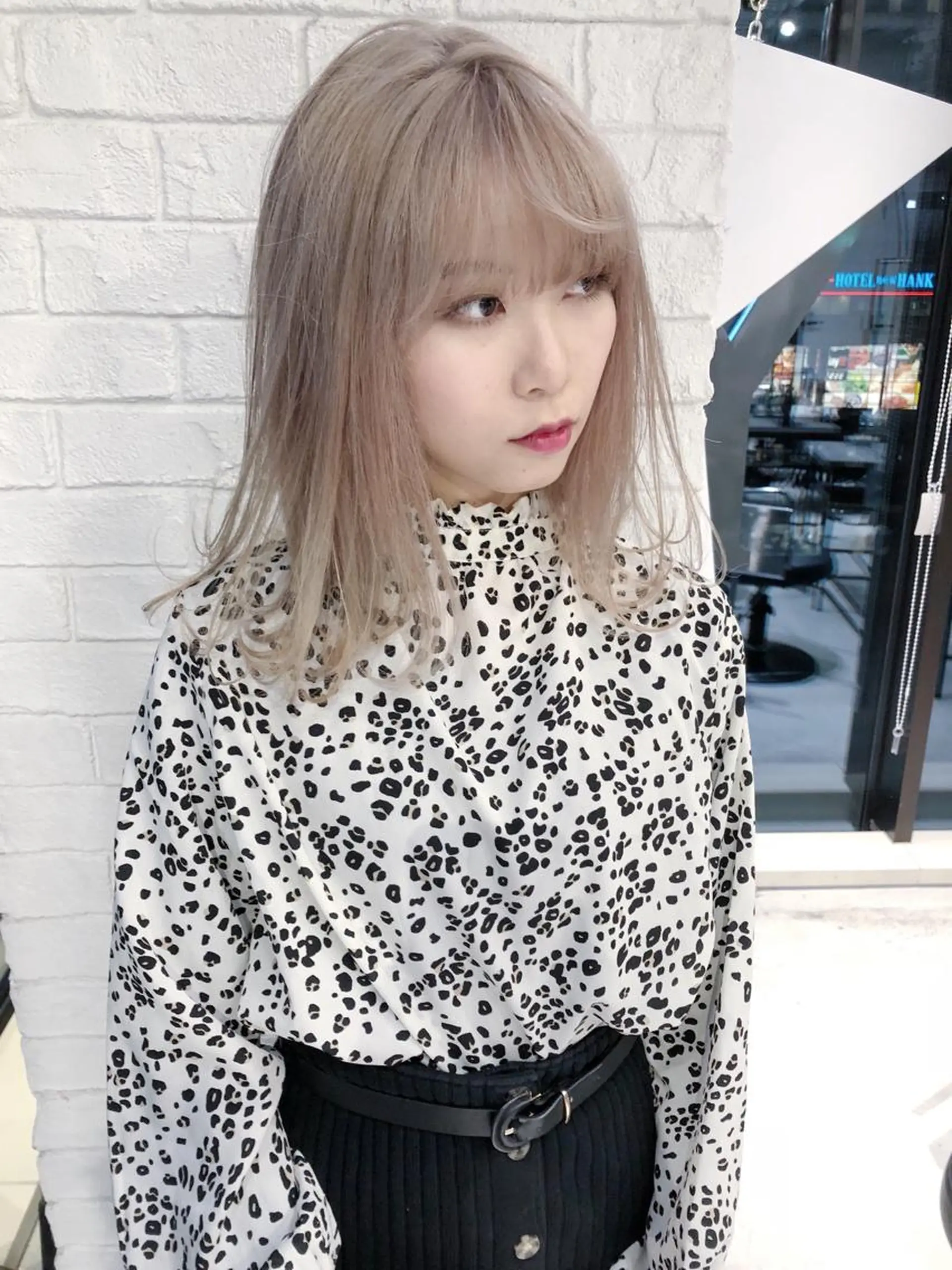 ミディアム カラー ブリーチ 透明感カラー ハイトーンカラー OTAKU HAIR STUDIO所属・shin✨今月注目✨ スタイリスト（急募）のヘアスタイル