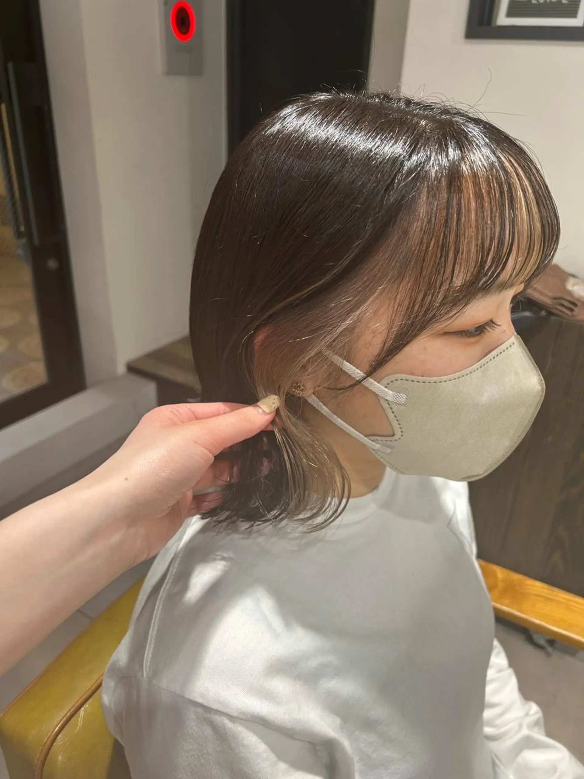 ミディアム カラー ベージュカラー ブリーチ ホワイトベージュ 関口 桃花🌷 暖色カラーのヘアスタイル