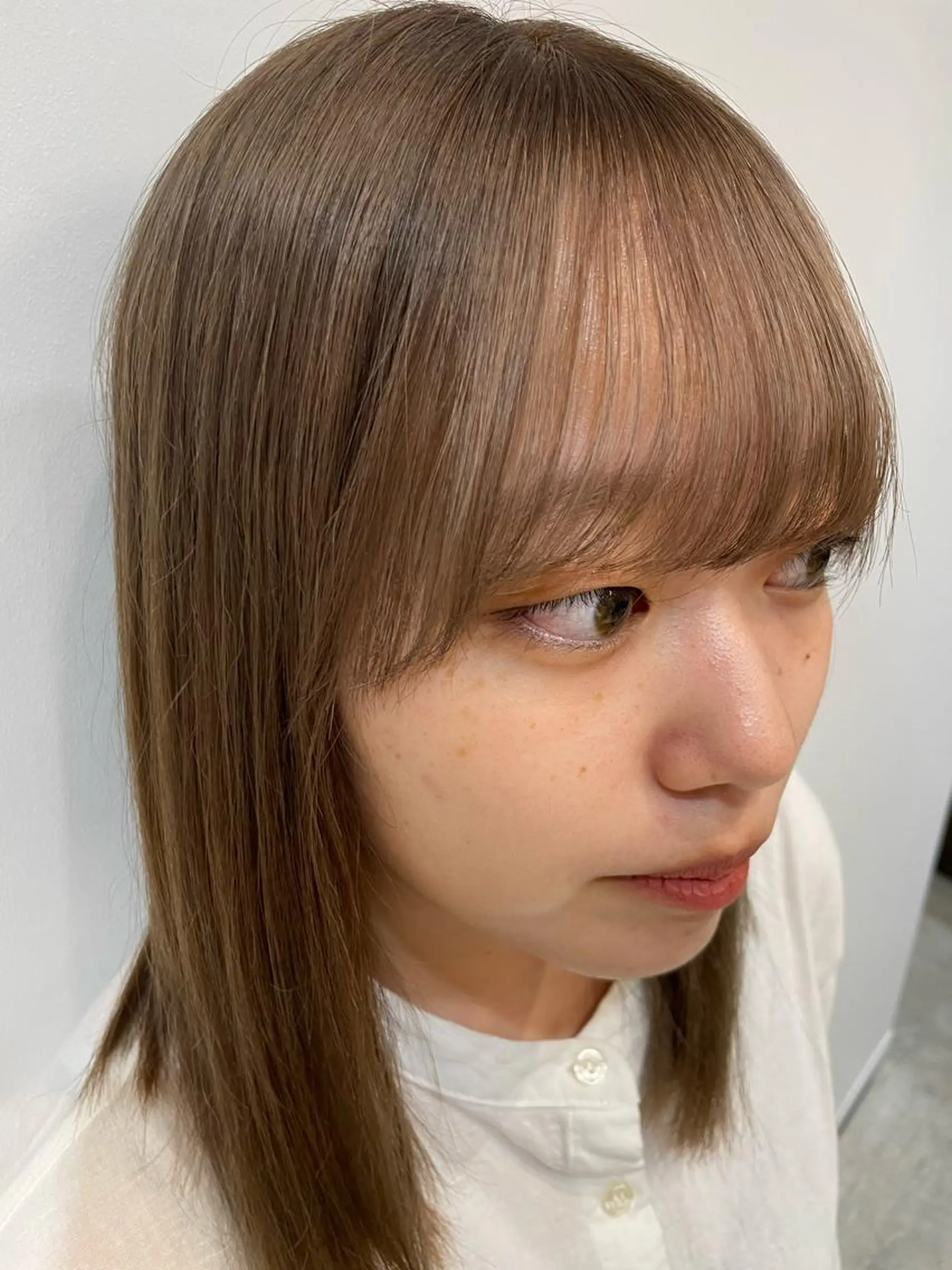 ロング カラー ベージュカラー ミルクティーベージュ 縮毛矯正 SHEA.学芸大学所属・一箭 恵梧/ロングヘアのヘアスタイル
