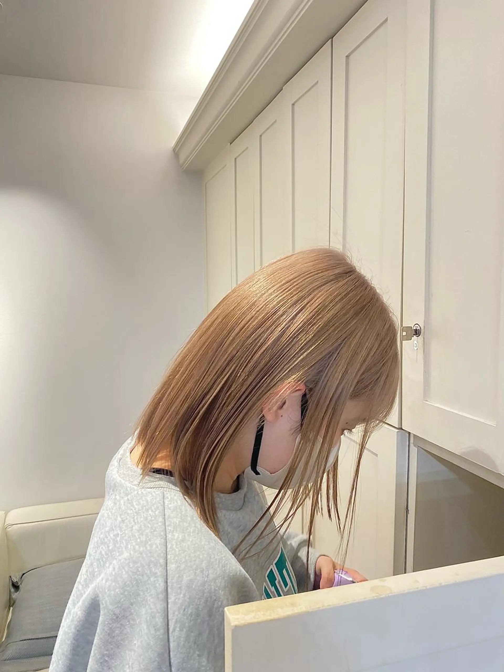 ミディアム カラー ヘアアレンジ ベージュカラー ハイトーンカラー ミルクティーベージュ ヘアカラー 名古屋栄♡PELE 上品な透明感ベージュのヘアスタイル