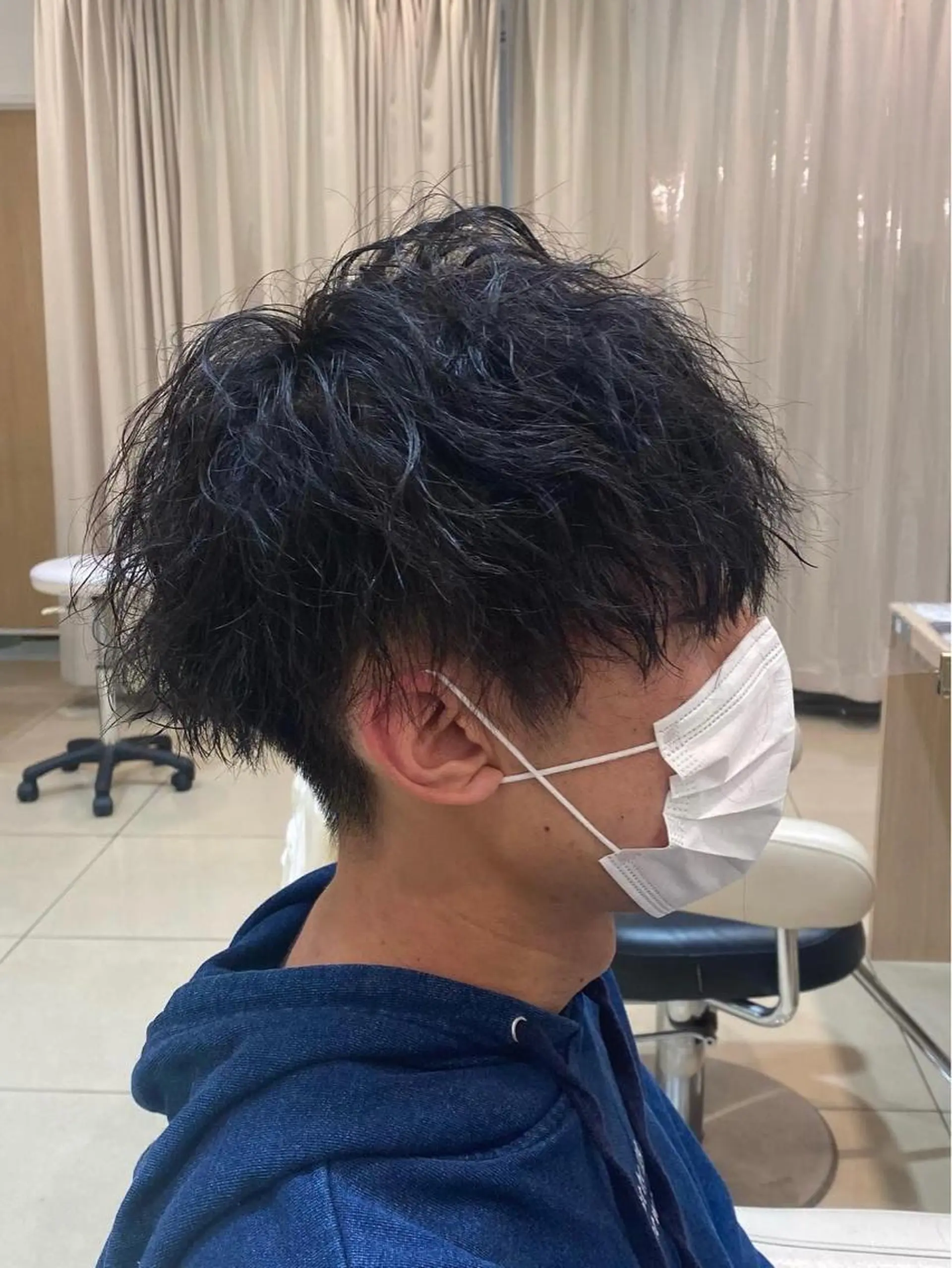 ミディアム パーマ メンズ カット パーマ メンズ特化型美容師 栗山勇人のヘアスタイル
