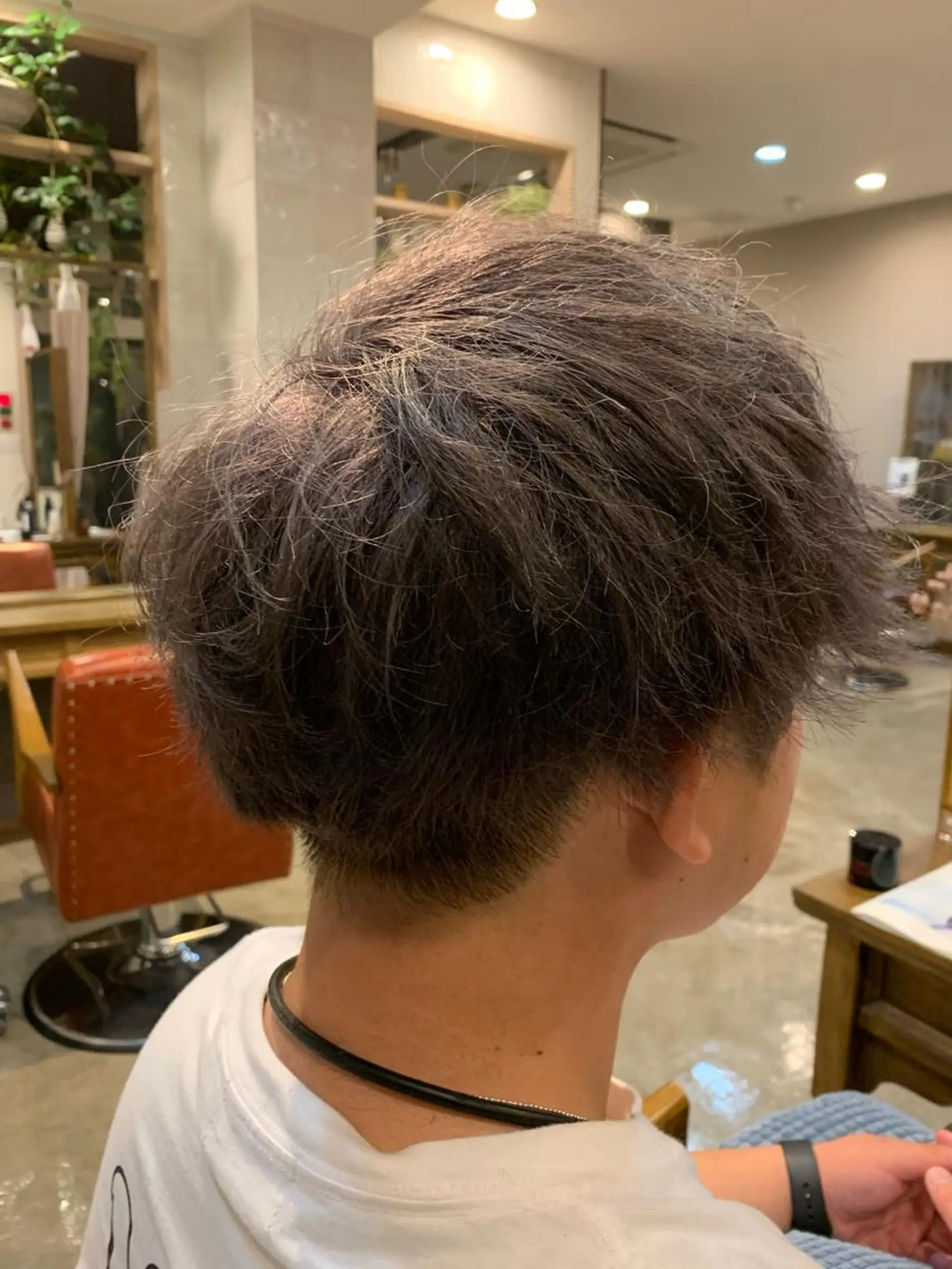 カラー メンズ 岡田 匡史のヘアスタイル