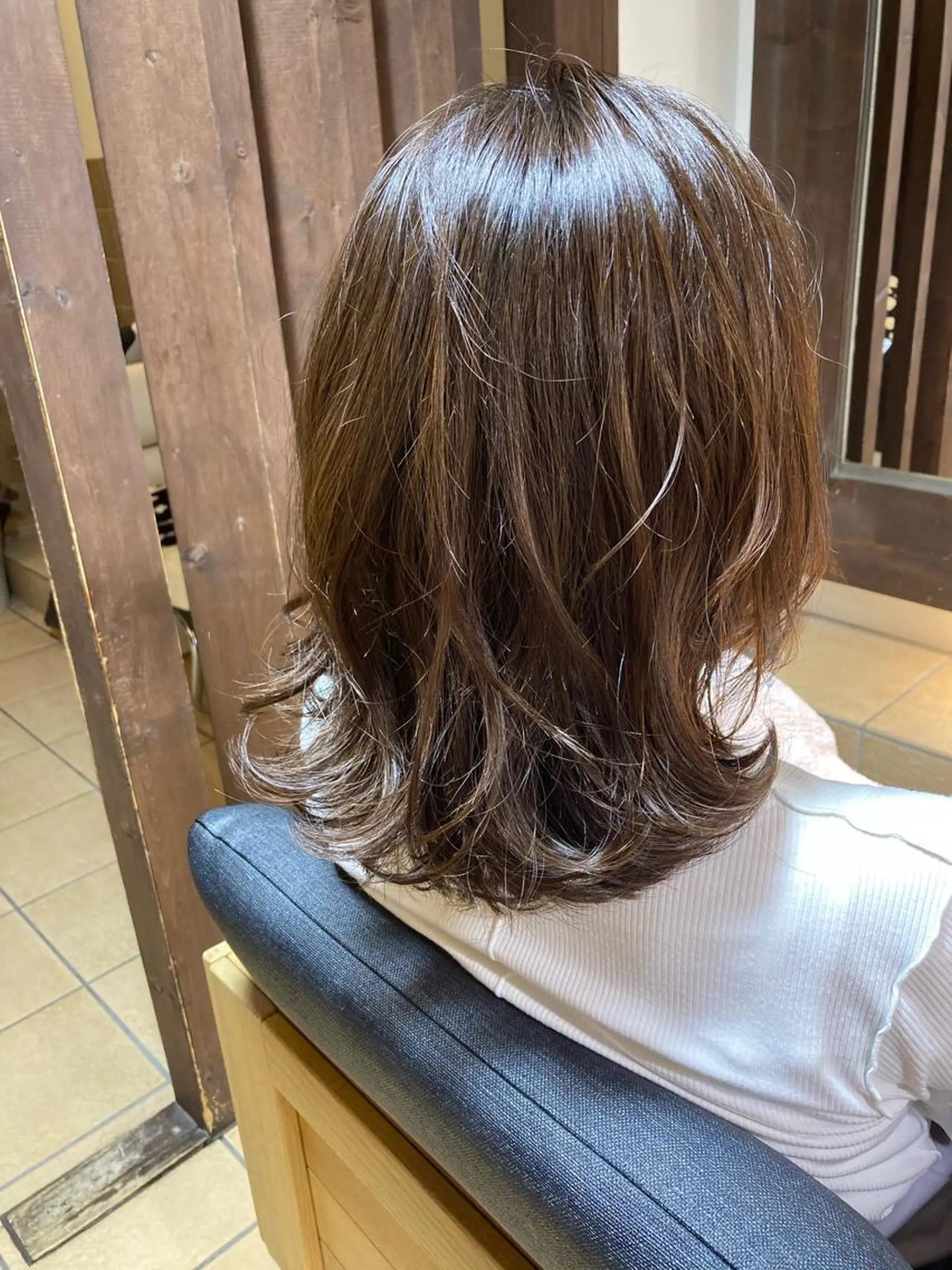 ミディアム カラー カット ヘアカラー トリートメント 奥谷 美代子のヘアスタイル
