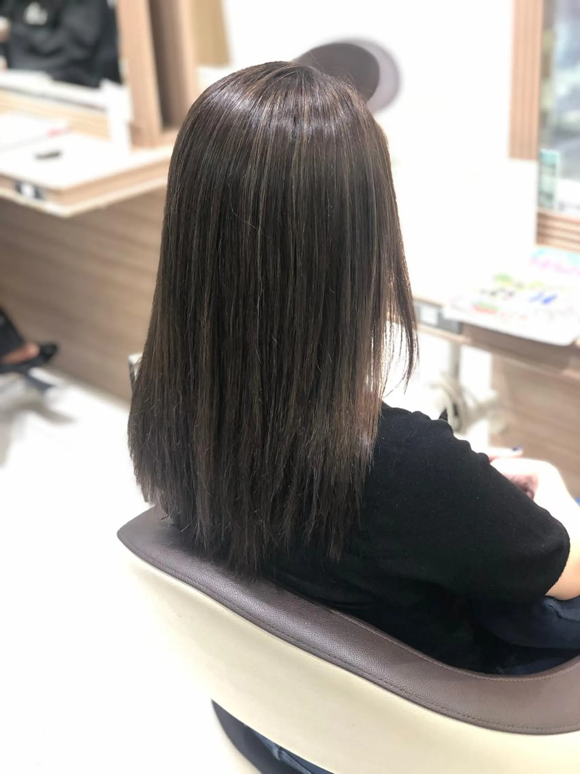 ロング カラー ハイライトカラー ハイライト ヘアカラー トリートメント 小島 仁美のヘアスタイル