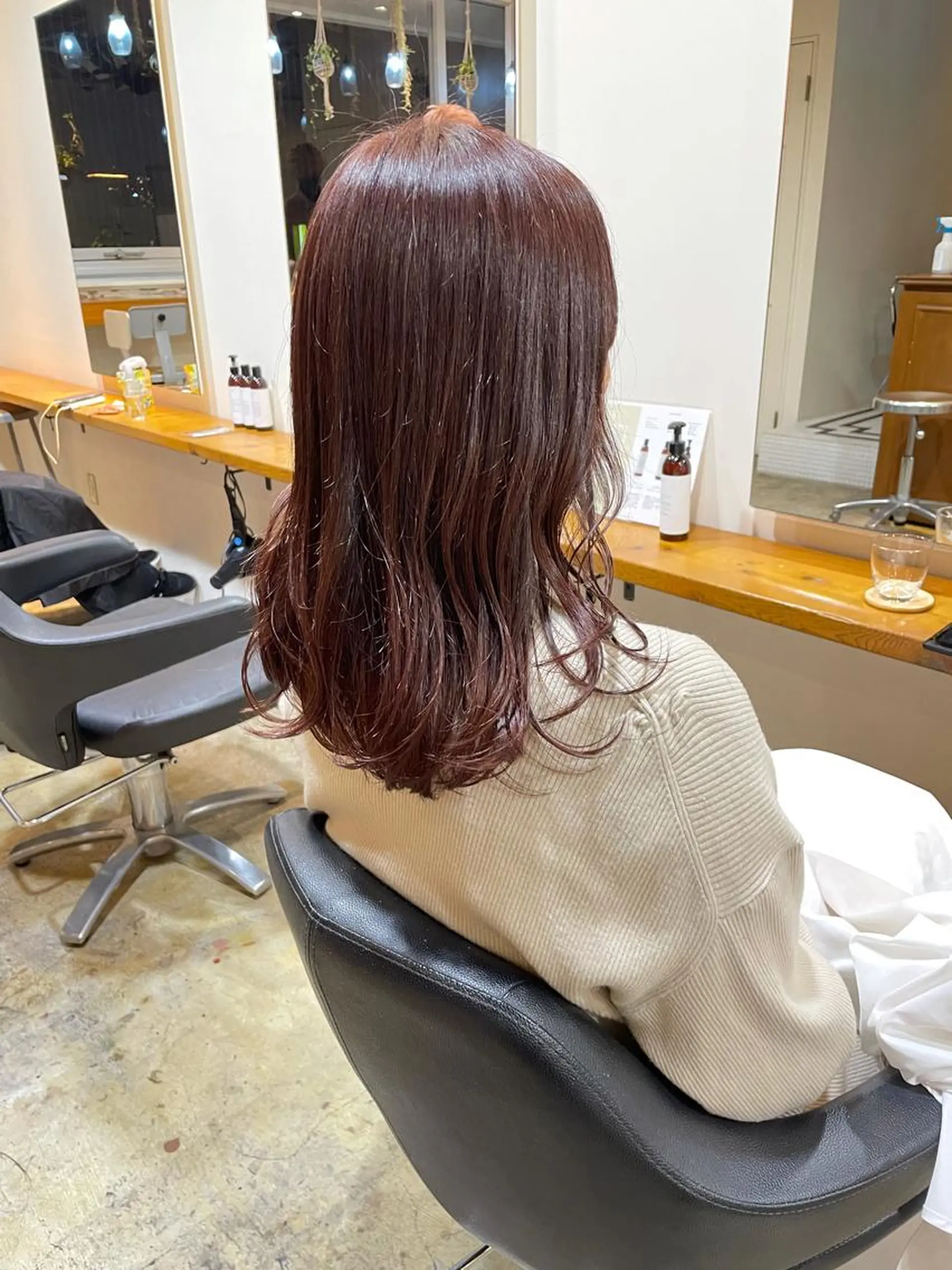 セミロング カラー ラベンダーカラー ラベンダーピンク ピンクカラー MIOベージュカラー 柔らかいカラーのヘアスタイル