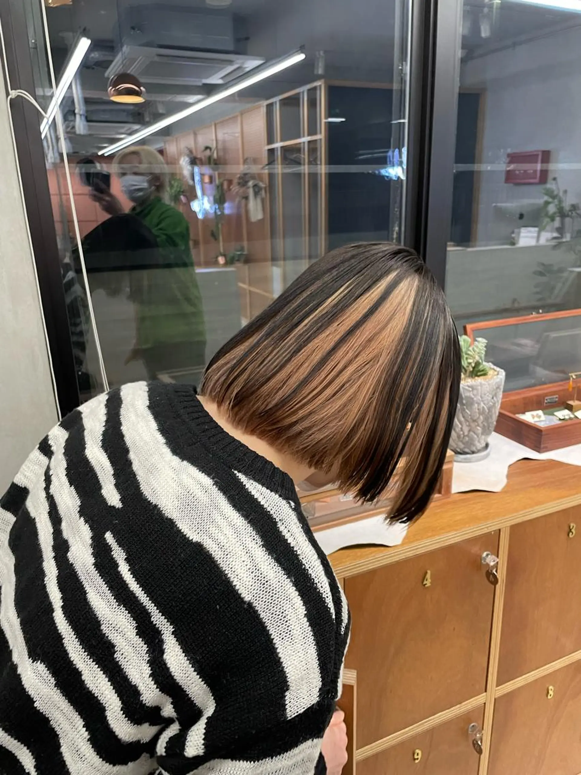 カラー 鶴井 美空のヘアスタイル