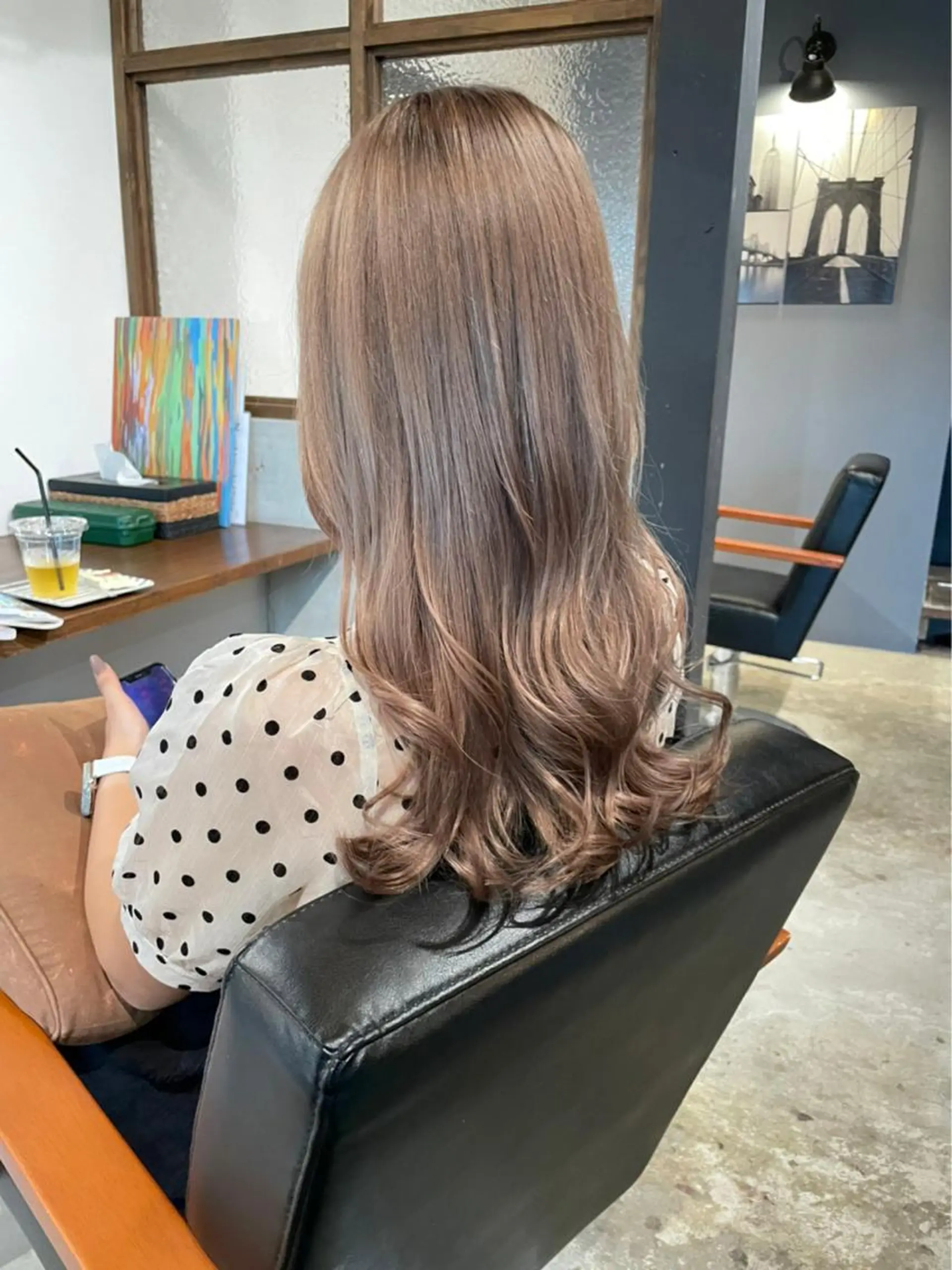 カラー ベージュカラー ミルクティーベージュ 木村 朱里のヘアスタイル