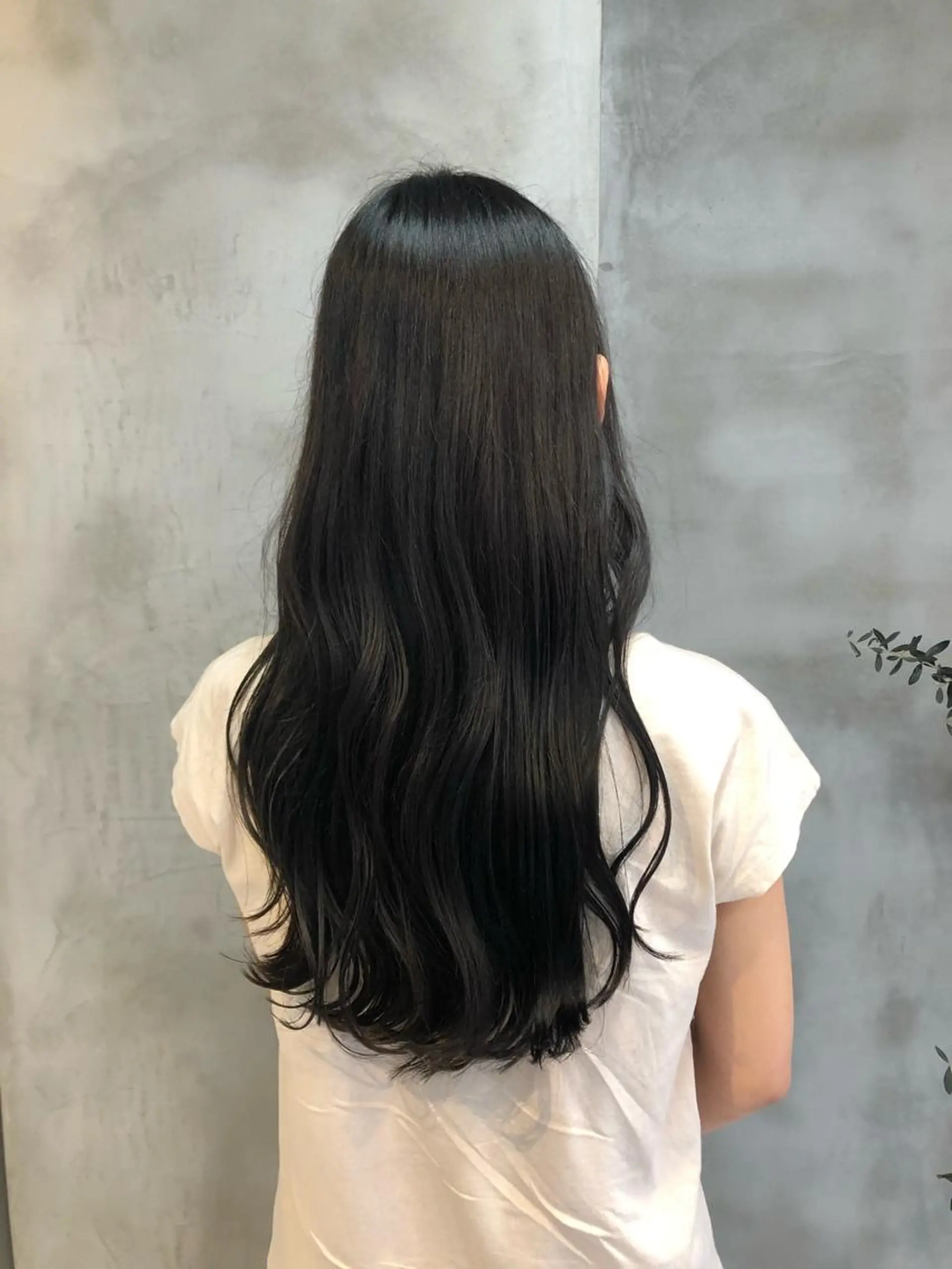 ロング カラー ヘアアレンジ アッシュ 黒髪 ブルーカラー ブルーブラック 透明感カラー カット ヘアカラー トリートメント ショートヘア原宿 fifth コシのヘアスタイル