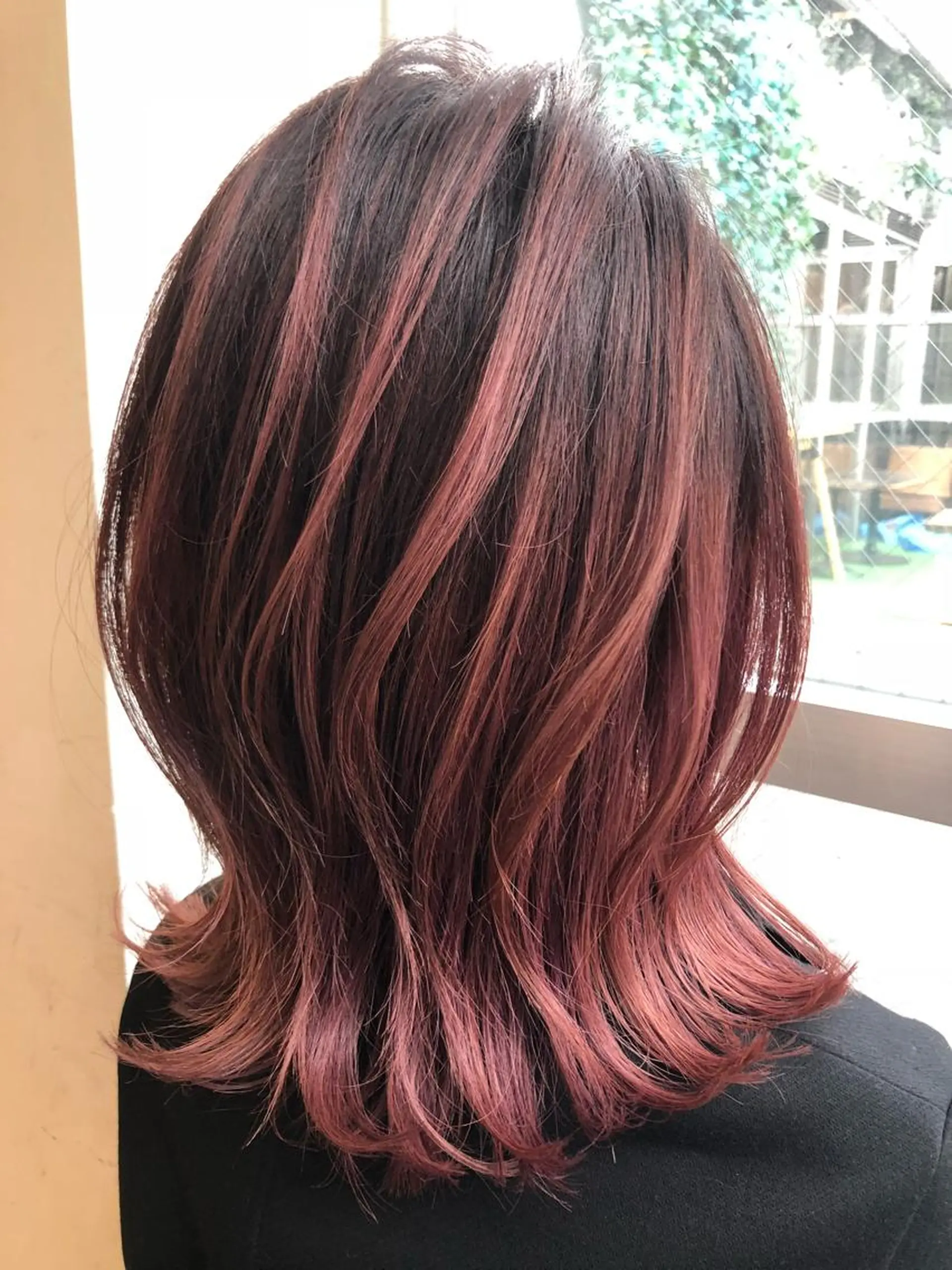 ミディアム カラー ヘアアレンジ ハイライトカラー ピンクカラー ハイライト AIM所属・髪質改善✧︎カラー 💎AIM【アイム】のヘアスタイル