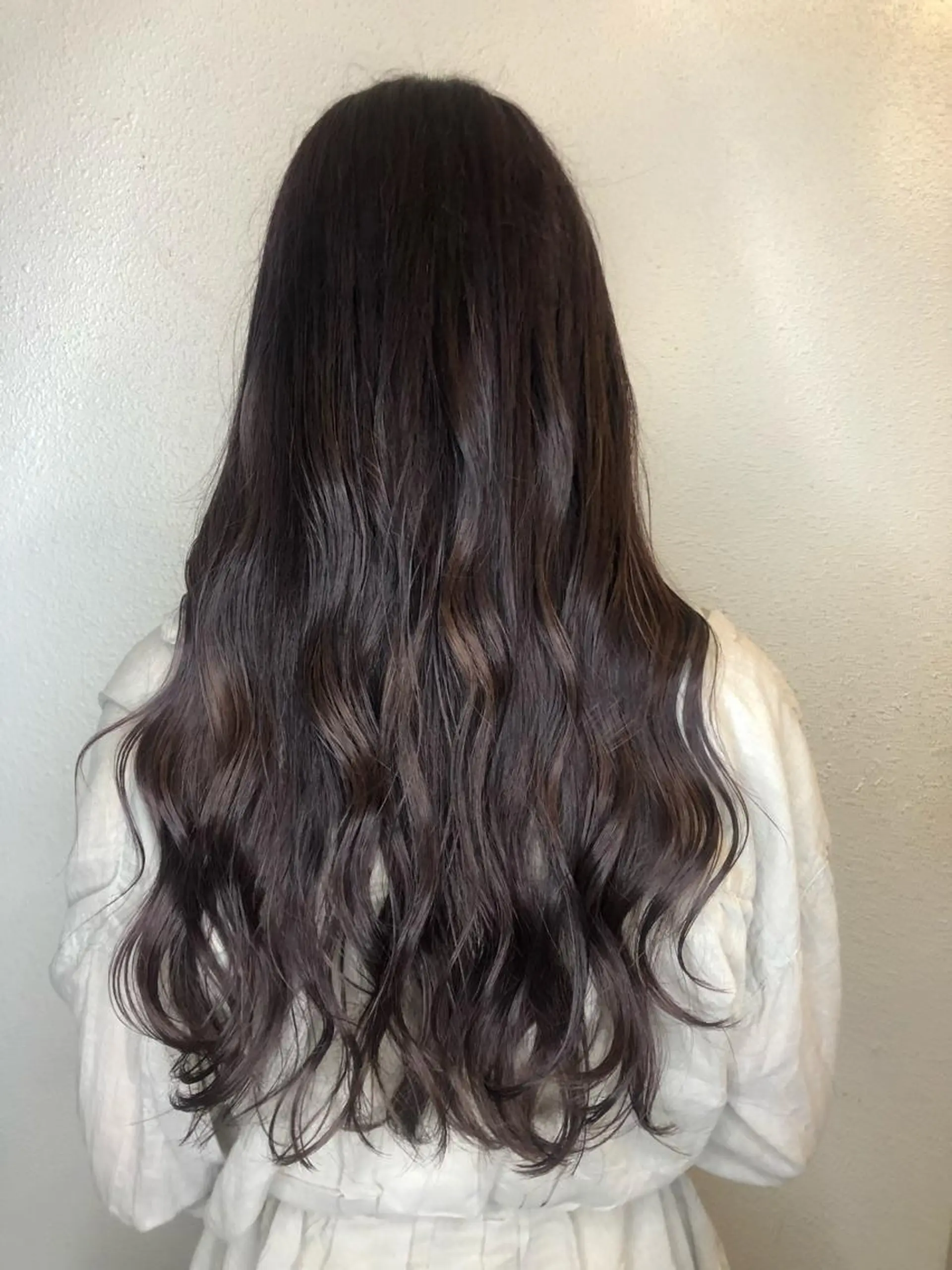 セミロング カラー ハイトーンカラー バイオレットカラー グレネイドミラキタ所属・髪質改善　極　後藤 颯志のヘアスタイル