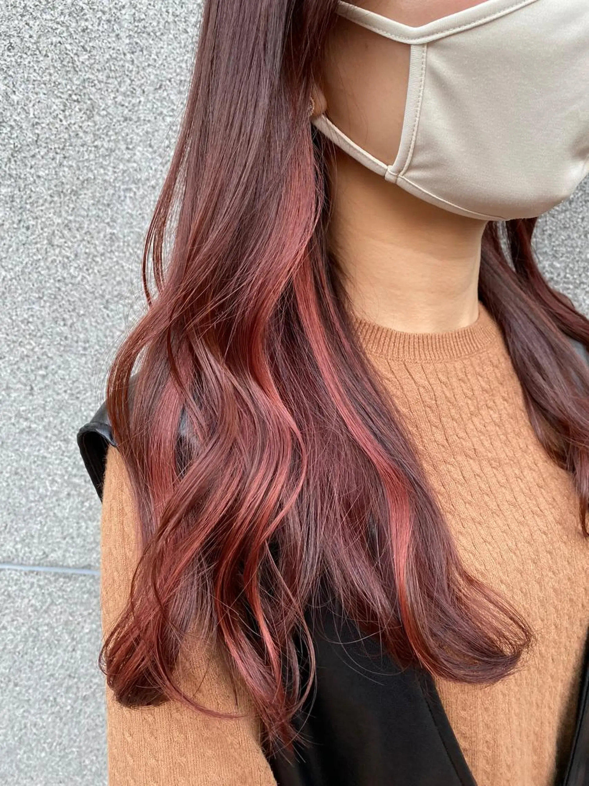 ロング カラー イヤリングカラー カット ヘアカラー 阪本 愛実のヘアスタイル