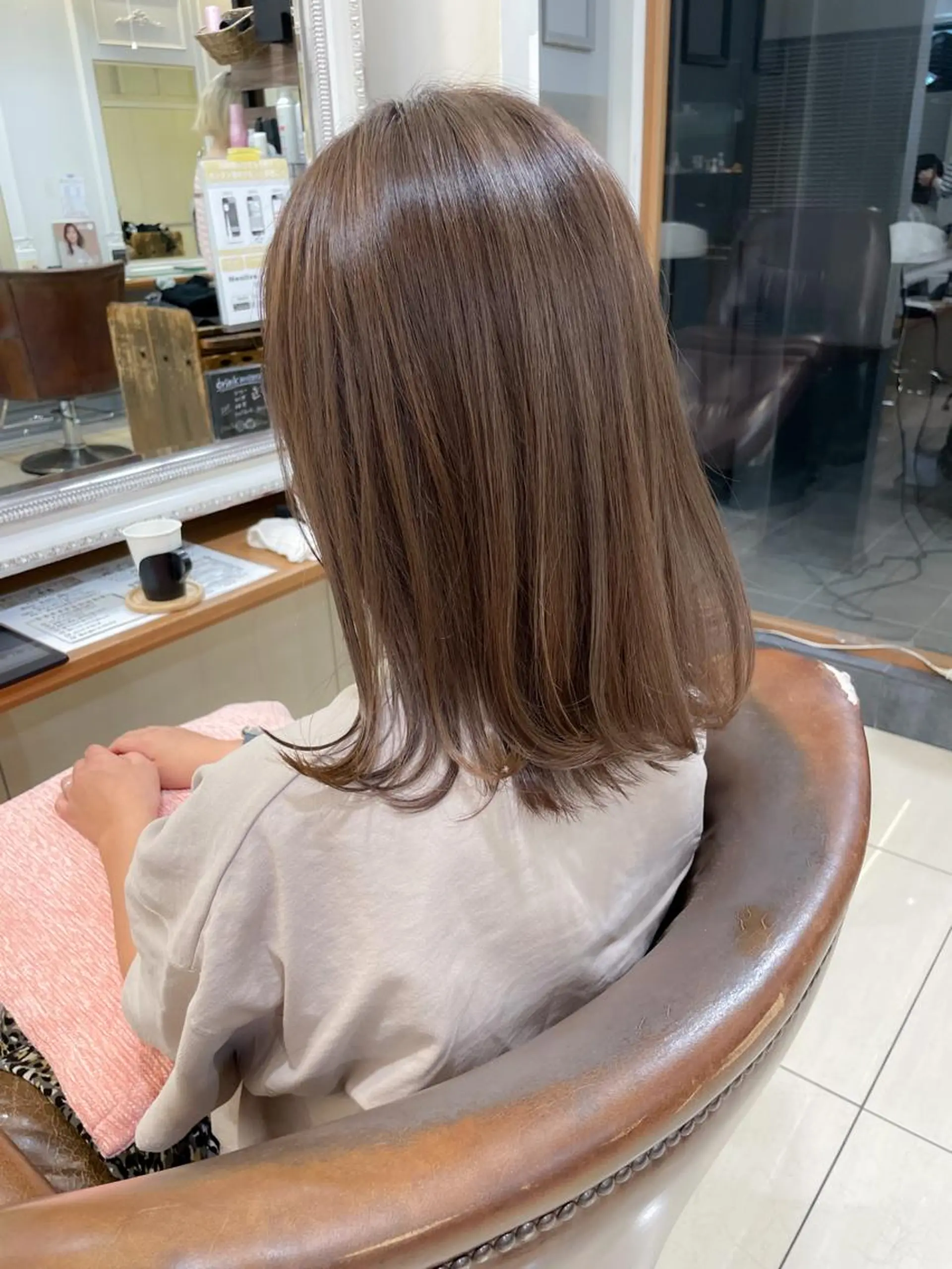 ミディアム カラー ベージュカラー ハイライトカラー ミルクティーベージュ ハイライト ヘアカラー トリートメント ヘッドスパ ✨カラー支持No.1 🧸ワキ カナコ🧸のヘアスタイル