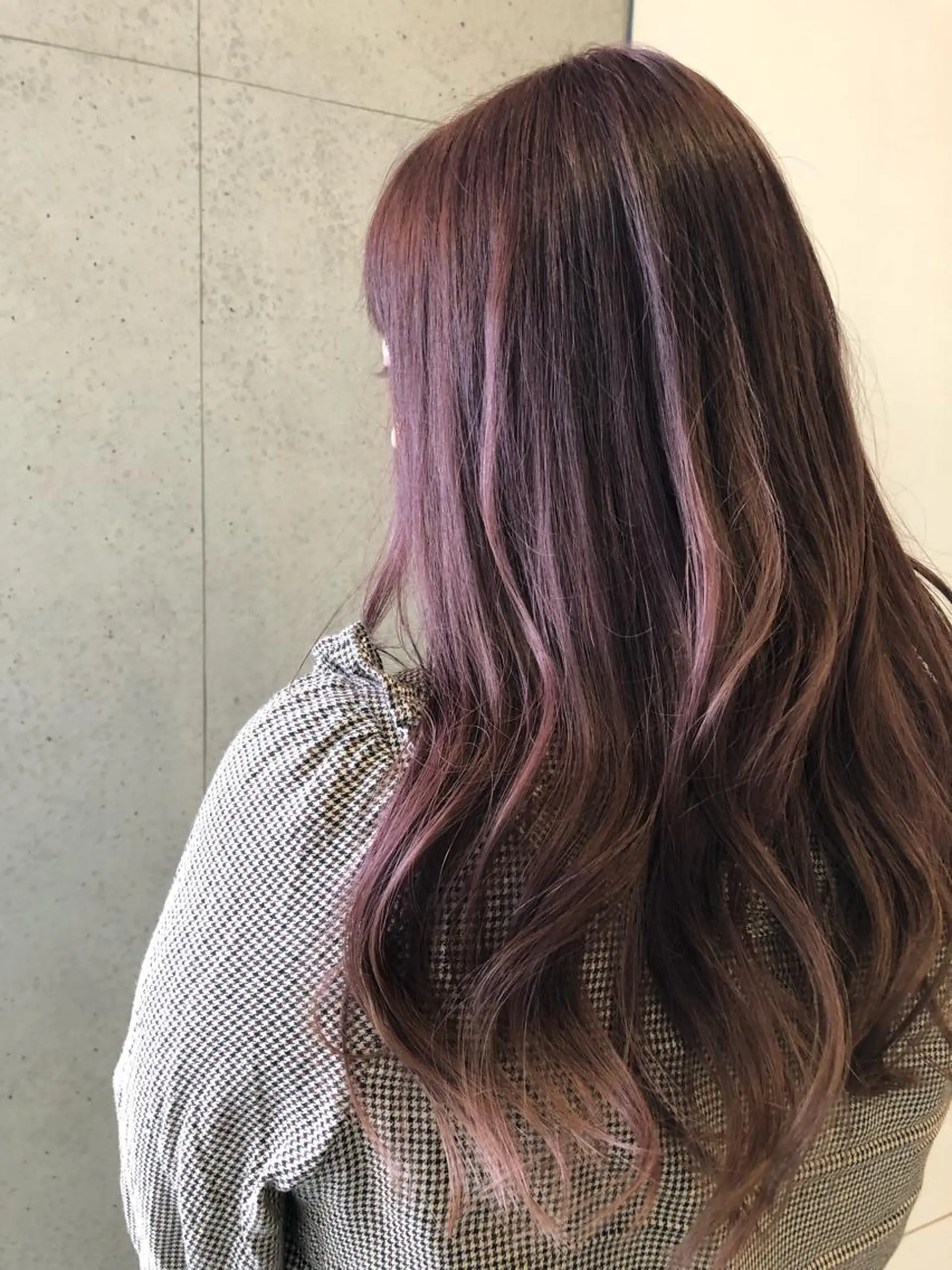 ロング カラー ベージュカラー ピンクカラー ピンクベージュ 松本 明日可のヘアスタイル