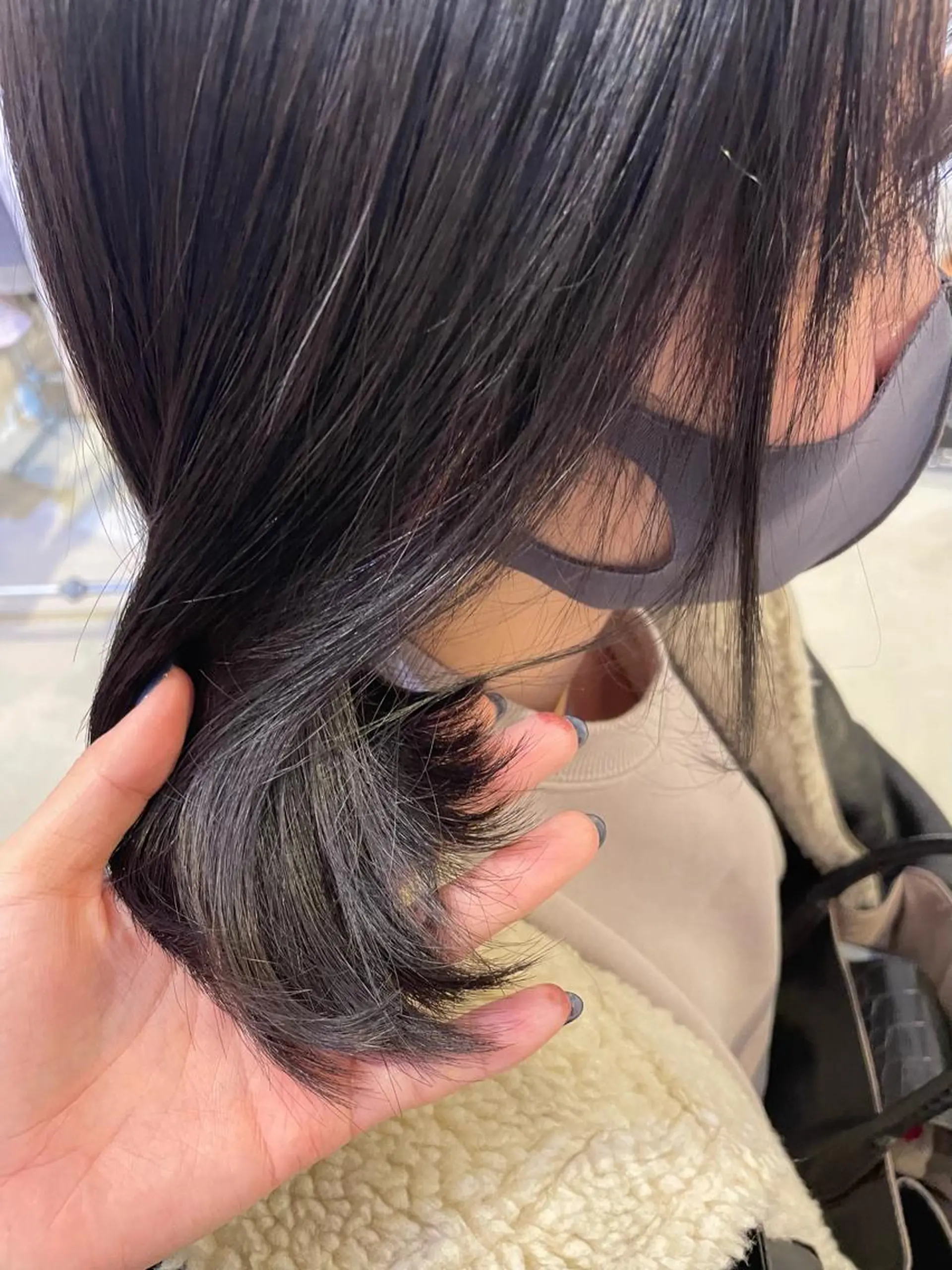 ミディアム カラー アッシュ シルバー シルバーアッシュ ヘアカラー 🌈トップデザイナー 金沢駅近nanamiのヘアスタイル