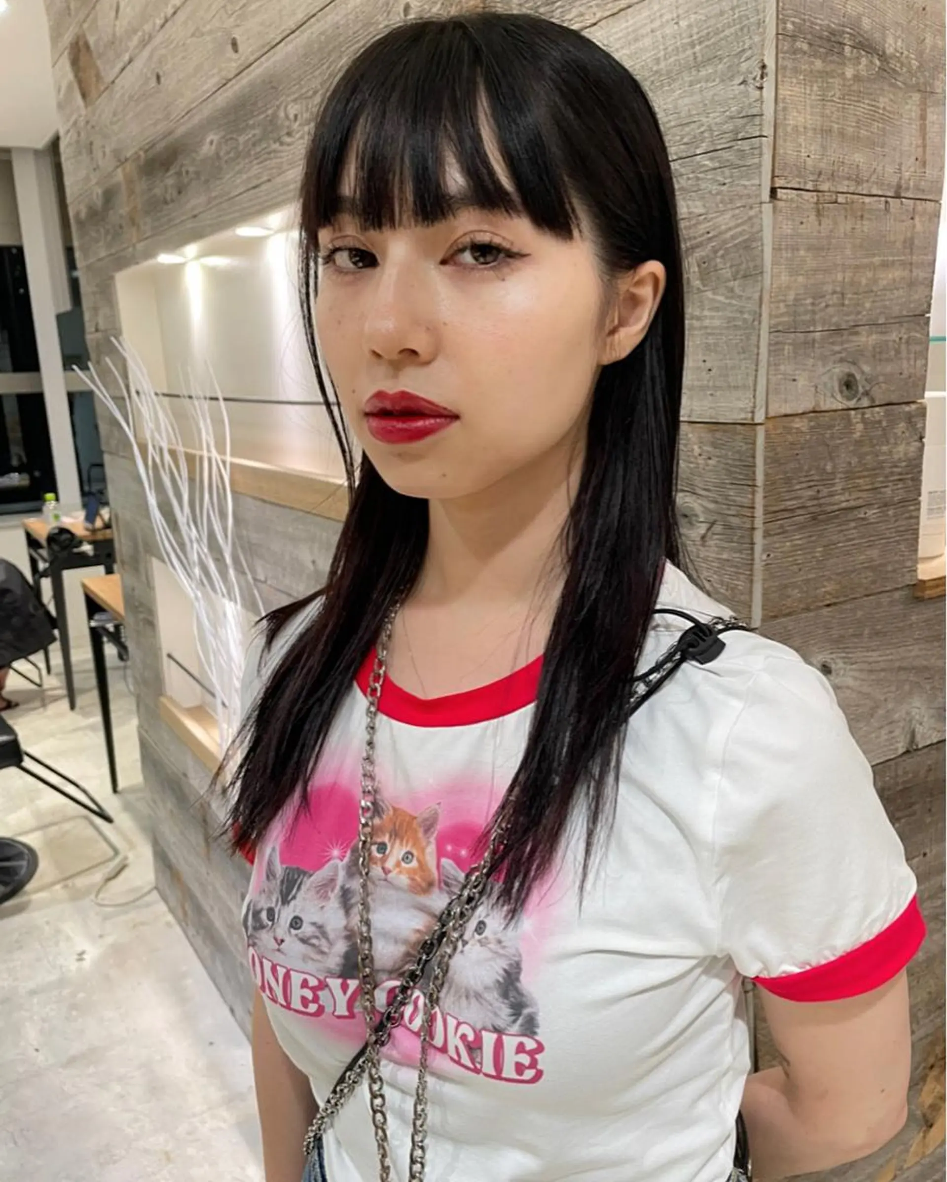 セミロング カラー 黒髪 ワイドバング カット ヘアカラー トリートメント Loom.所属・村上雅人 ナチュラルモードのヘアスタイル