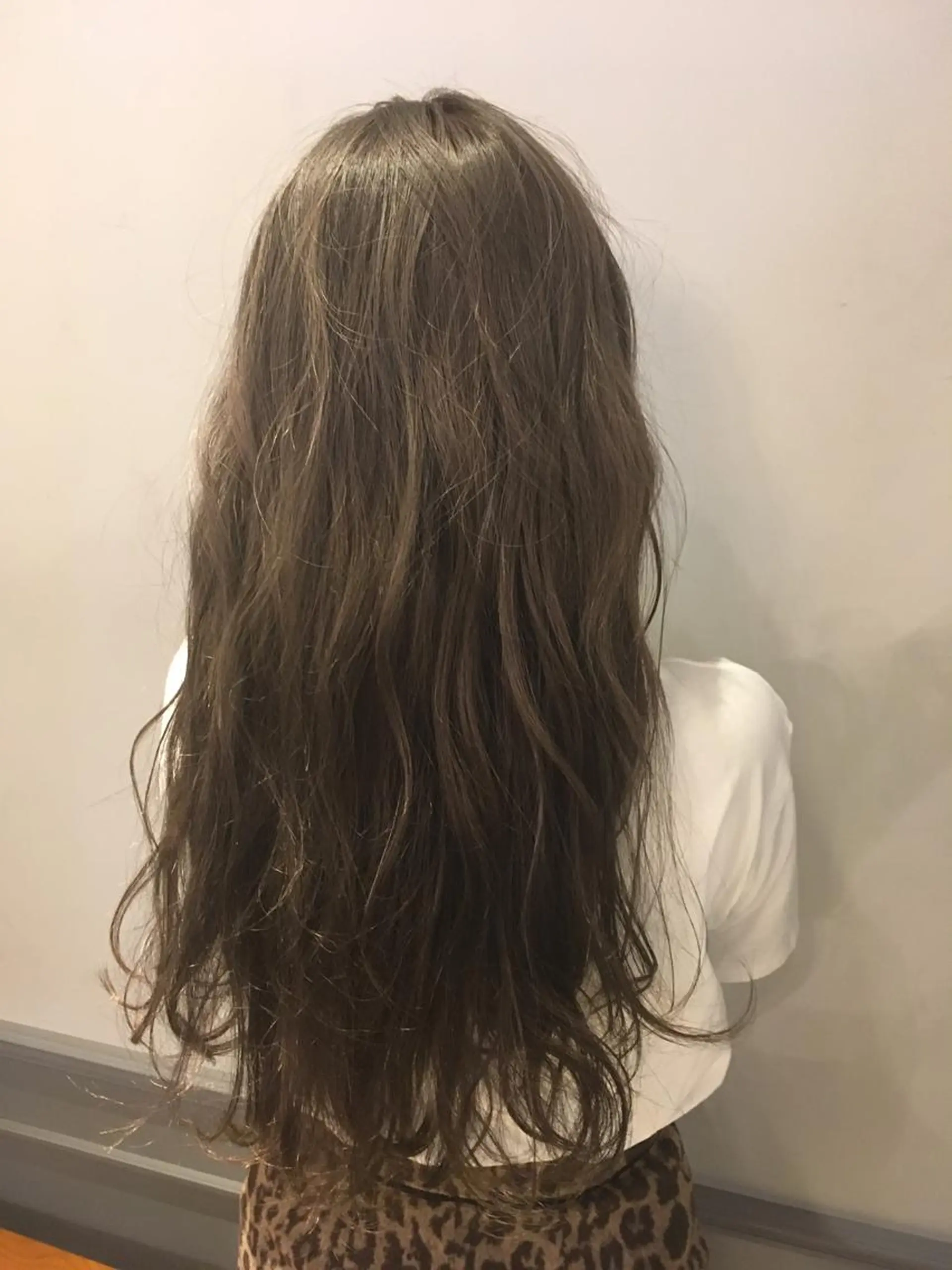 ロング カラー アッシュ 透明感カラー ハイトーンカラー カット ヘアカラー トリートメント 🌿椿 夢来🌿のヘアスタイル