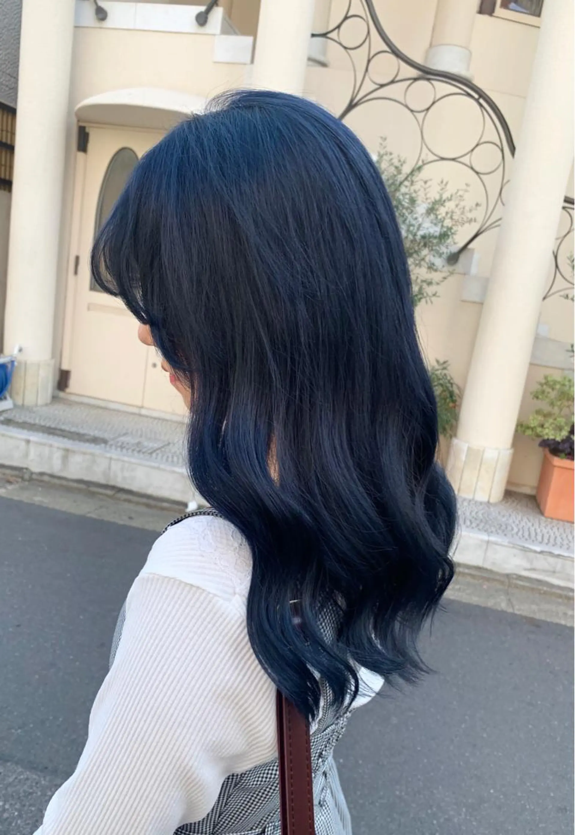 ロング カラー ブリーチ ネイビーカラー ブリーチなしカラー a-o横浜所属・色落ちまでキレイに！ ！女性サロンremiのヘアスタイル