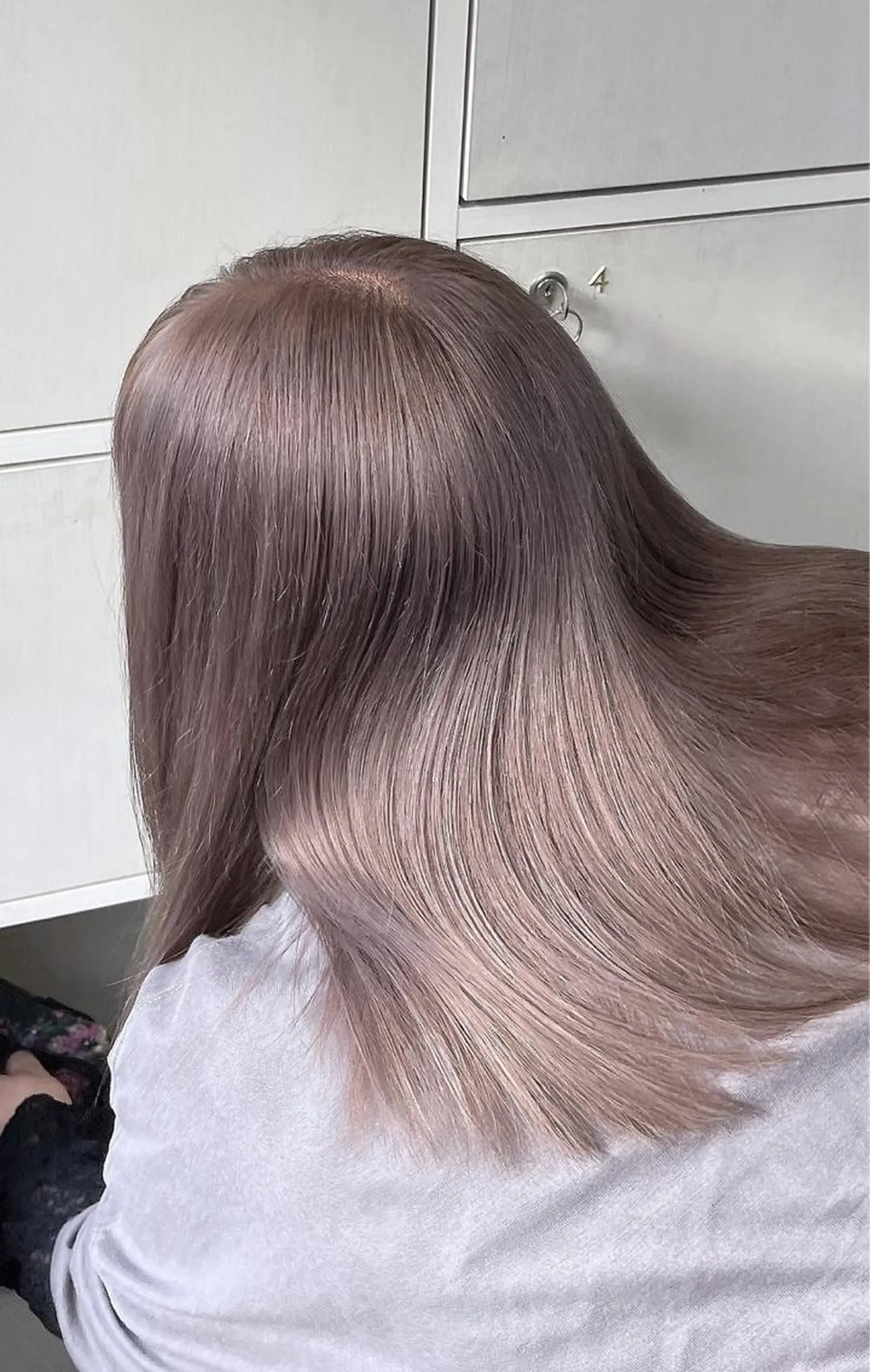 セミロング カラー ベージュカラー カット ヘアカラー a-o横浜所属・色落ちまでキレイに！ ！女性サロンremiのヘアスタイル